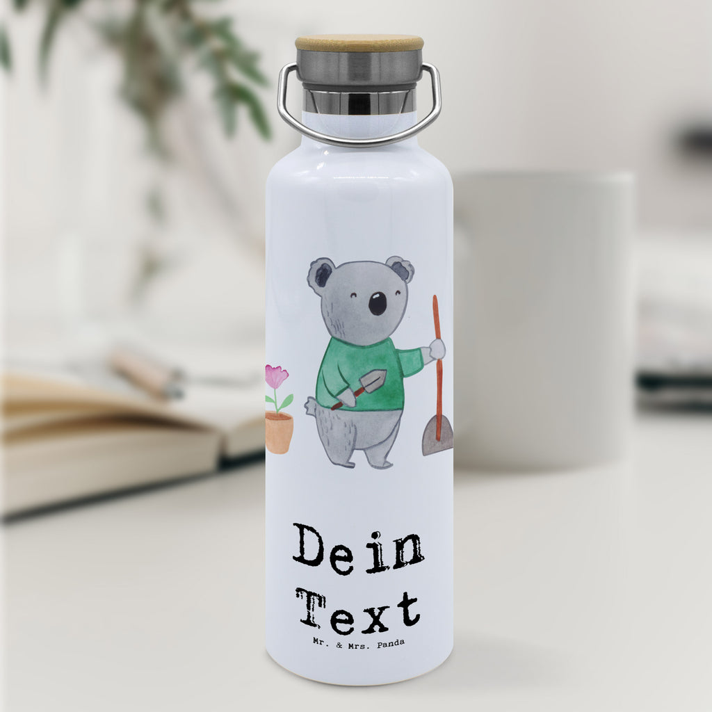 Personalisierte Trinkflasche Garten- und Landschaftsbauer mit Herz Personalisierte Trinkflasche, Trinkflasche mit Namen, Trinkflasche bedrucken, Flasche personalisiert, Trinkflasch mit Aufdruck, Trinkflasche Werbegeschenk, Namensaufdruck Trinkflasche, Sportflasche personalisiert, Trinkflasche Sport, Beruf, Ausbildung, Jubiläum, Abschied, Rente, Kollege, Kollegin, Geschenk, Schenken, Arbeitskollege, Mitarbeiter, Firma, Danke, Dankeschön, Gärtner, Gartenplaner, Gärtnerei, Gartenbau, Hobbygärtner, Garten- und Landschaftsbauer