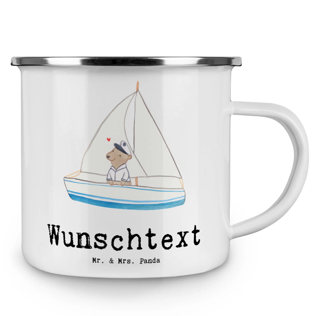 Personalisierte Emaille Tasse Bär Segeln Emaille Tasse personalisiert, Emaille Tasse mit Namen, Campingtasse personalisiert, Namenstasse, Campingtasse bedrucken, Campinggeschirr personalsisert, tasse mit namen, personalisierte tassen, personalisierte tasse, tasse selbst gestalten, tasse bedrucken, tassen bedrucken, Geschenk, Sport, Sportart, Hobby, Schenken, Danke, Dankeschön, Auszeichnung, Gewinn, Sportler, segeln, Segeltörn, Segelboot, Segelschule, Yachtclub