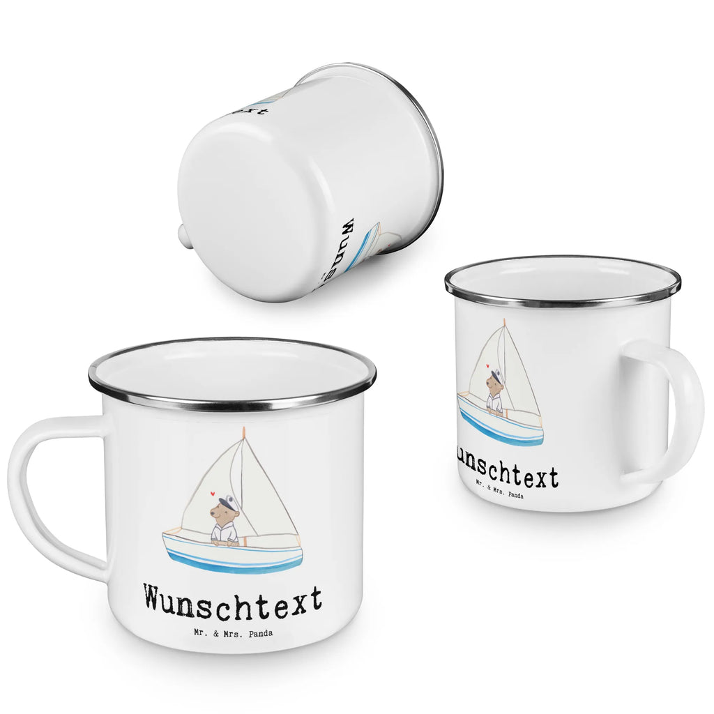 Personalisierte Emaille Tasse Bär Segeln Emaille Tasse personalisiert, Emaille Tasse mit Namen, Campingtasse personalisiert, Namenstasse, Campingtasse bedrucken, Campinggeschirr personalsisert, tasse mit namen, personalisierte tassen, personalisierte tasse, tasse selbst gestalten, tasse bedrucken, tassen bedrucken, Geschenk, Sport, Sportart, Hobby, Schenken, Danke, Dankeschön, Auszeichnung, Gewinn, Sportler, segeln, Segeltörn, Segelboot, Segelschule, Yachtclub