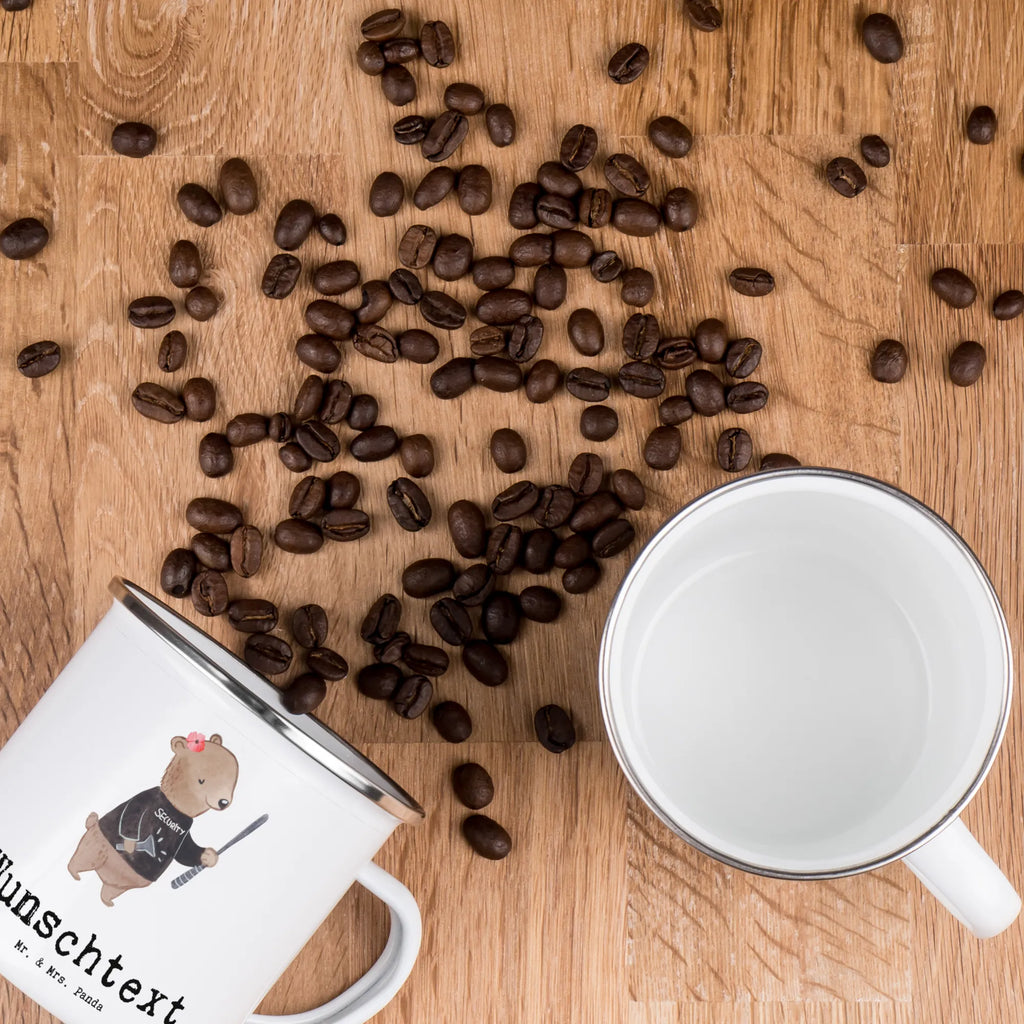 Personalisierte Emaille Tasse Sicherheitsdienstmitarbeiterin mit Herz Emaille Tasse personalisiert, Emaille Tasse mit Namen, Campingtasse personalisiert, Namenstasse, Campingtasse bedrucken, Campinggeschirr personalsisert, tasse mit namen, personalisierte tassen, personalisierte tasse, tasse selbst gestalten, tasse bedrucken, tassen bedrucken, Beruf, Ausbildung, Jubiläum, Abschied, Rente, Kollege, Kollegin, Geschenk, Schenken, Arbeitskollege, Mitarbeiter, Firma, Danke, Dankeschön