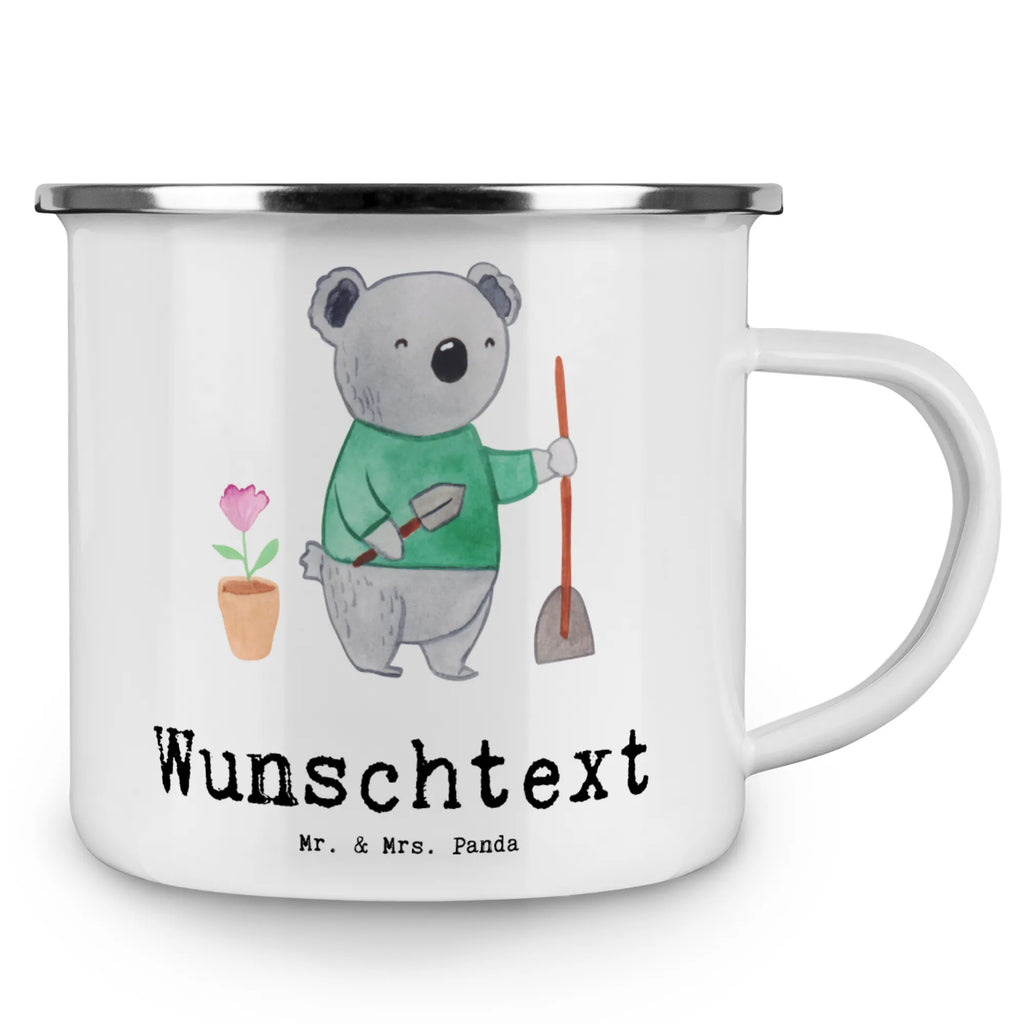 Personalisierte Emaille Tasse Garten- und Landschaftsbauer mit Herz Emaille Tasse personalisiert, Emaille Tasse mit Namen, Campingtasse personalisiert, Namenstasse, Campingtasse bedrucken, Campinggeschirr personalsisert, tasse mit namen, personalisierte tassen, personalisierte tasse, tasse selbst gestalten, tasse bedrucken, tassen bedrucken, Beruf, Ausbildung, Jubiläum, Abschied, Rente, Kollege, Kollegin, Geschenk, Schenken, Arbeitskollege, Mitarbeiter, Firma, Danke, Dankeschön, Gärtner, Gartenplaner, Gärtnerei, Gartenbau, Hobbygärtner, Garten- und Landschaftsbauer