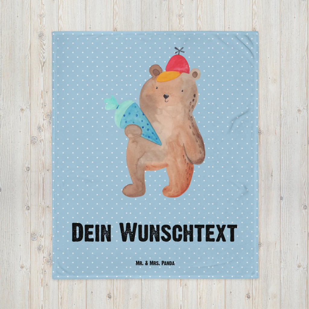 Babydecke mit Namen Bär mit Schultüte Babdyecke personalisiert, Babydecke mit Namen, Babydecke bedrucken, Babygeschenk personalisiet, Babygeschenk mit Namen, Krabbeldecke mit Namen, Krabbeldecke personalisiert, Bär, Teddy, Teddybär, Bär Motiv, Schultüte, Erster Schultag Geschenk, Einschulung Geschenk, Schule Geschenk, Grundschule, Schulanfang, Schulbeginn