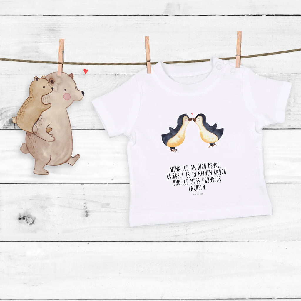 Organic Baby Shirt Pinguine Kuss Baby T-Shirt, Jungen Baby T-Shirt, Mädchen Baby T-Shirt, Shirt, Liebe, Partner, Freund, Freundin, Ehemann, Ehefrau, Heiraten, Verlobung, Heiratsantrag, Liebesgeschenk, Jahrestag, Hocheitstag, Valentinstag, Geschenk für Frauen, Hochzeitstag, Mitbringsel, Geschenk für Freundin, Geschenk für Partner, Liebesbeweis, für Männer, für Ehemann