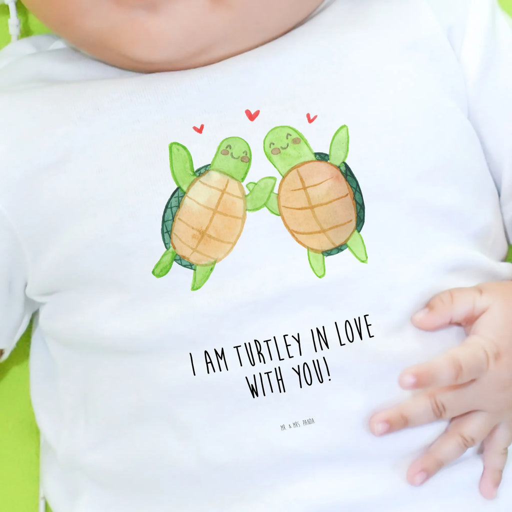 Organic Baby Shirt Schildkröten Paar Baby T-Shirt, Jungen Baby T-Shirt, Mädchen Baby T-Shirt, Shirt, Liebe, Partner, Freund, Freundin, Ehemann, Ehefrau, Heiraten, Verlobung, Heiratsantrag, Liebesgeschenk, Jahrestag, Hocheitstag, Valentinstag, Geschenk für Frauen, Hochzeitstag, Mitbringsel, Geschenk für Freundin, Geschenk für Partner, Liebesbeweis, für Männer, für Ehemann