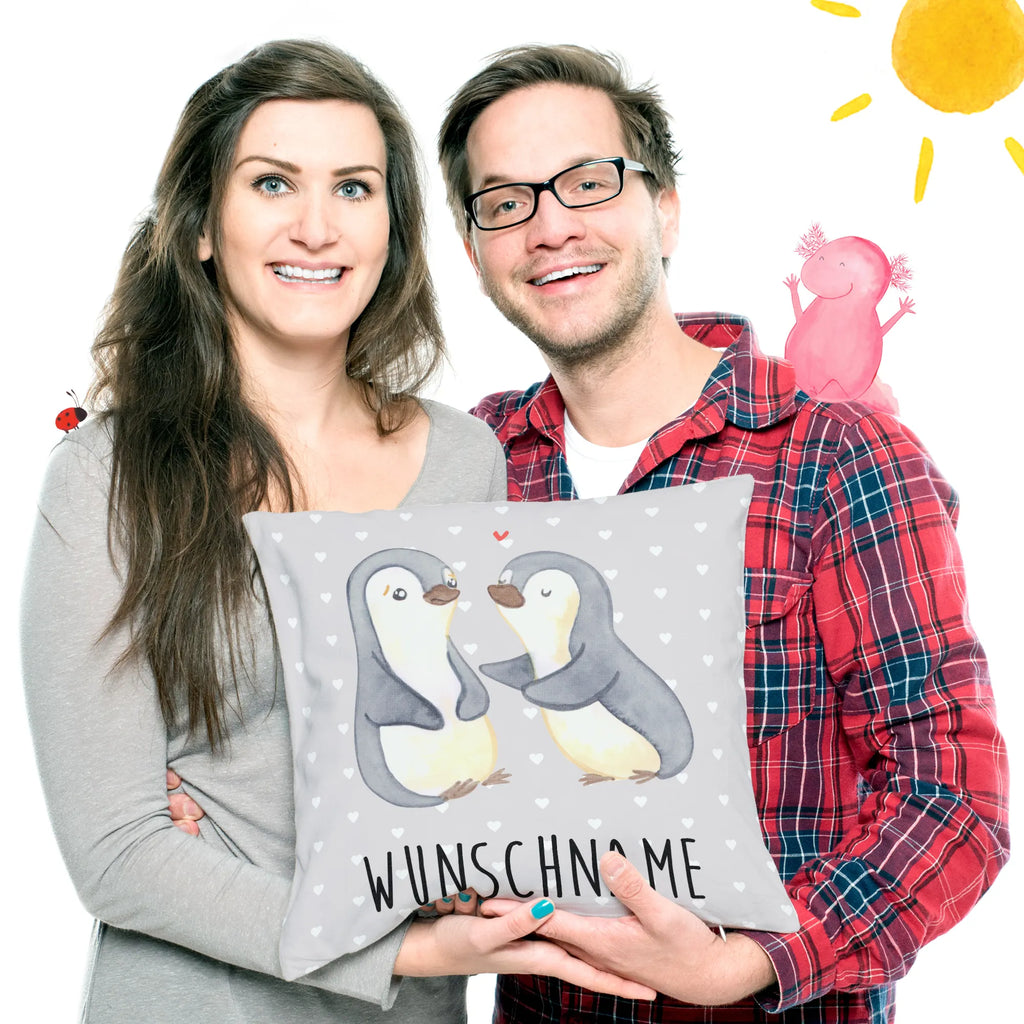 Personalisiertes Kissen Pinguine trösten Kissen, personalisiert, Name, Wunschname, bedrucken, Kopfkissen, Liebe, Partner, Freund, Freundin, Ehemann, Ehefrau, Heiraten, Verlobung, Heiratsantrag, Liebesgeschenk, Jahrestag, Hocheitstag, Valentinstag, Geschenk für Frauen, Hochzeitstag, Mitbringsel, Geschenk für Freundin, Geschenk für Partner, Liebesbeweis, für Männer, für Ehemann