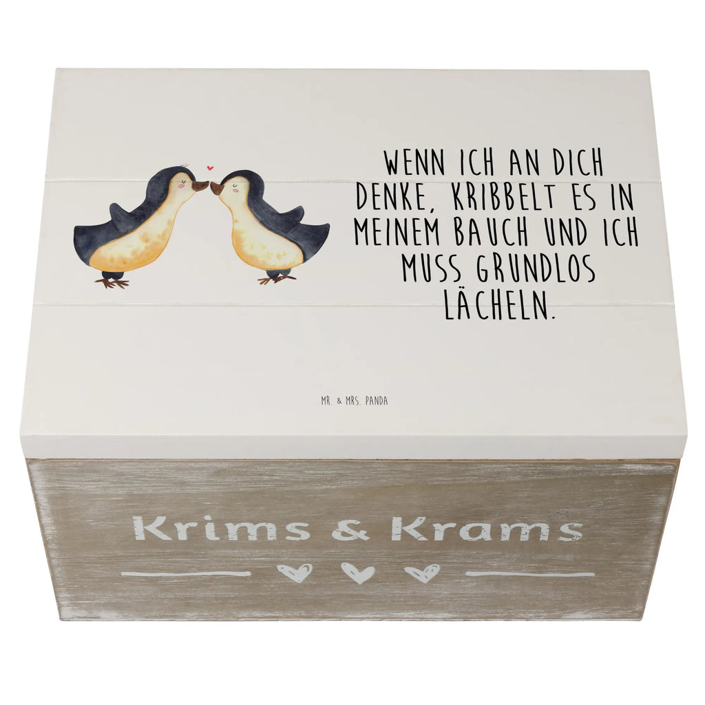 Holzkiste Pinguine Kuss Holzkiste, Kiste, Schatzkiste, Truhe, Schatulle, XXL, Erinnerungsbox, Erinnerungskiste, Dekokiste, Aufbewahrungsbox, Geschenkbox, Geschenkdose, Liebe, Partner, Freund, Freundin, Ehemann, Ehefrau, Heiraten, Verlobung, Heiratsantrag, Liebesgeschenk, Jahrestag, Hocheitstag, Valentinstag, Geschenk für Frauen, Hochzeitstag, Mitbringsel, Geschenk für Freundin, Geschenk für Partner, Liebesbeweis, für Männer, für Ehemann