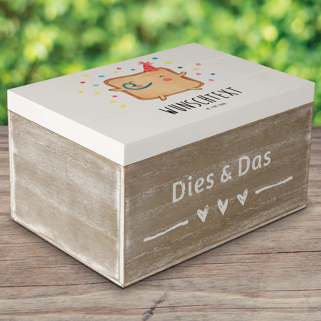 Personalisierte Holzkiste Toast Party Holzkiste mit Namen, Kiste mit Namen, Schatzkiste mit Namen, Truhe mit Namen, Schatulle mit Namen, Erinnerungsbox mit Namen, Erinnerungskiste, mit Namen, Dekokiste mit Namen, Aufbewahrungsbox mit Namen, Holzkiste Personalisiert, Kiste Personalisiert, Schatzkiste Personalisiert, Truhe Personalisiert, Schatulle Personalisiert, Erinnerungsbox Personalisiert, Erinnerungskiste Personalisiert, Dekokiste Personalisiert, Aufbewahrungsbox Personalisiert, Geschenkbox personalisiert, GEschenkdose personalisiert, Liebe, Partner, Freund, Freundin, Ehemann, Ehefrau, Heiraten, Verlobung, Heiratsantrag, Liebesgeschenk, Jahrestag, Hocheitstag, Valentinstag, Geschenk für Frauen, Hochzeitstag, Mitbringsel, Geschenk für Freundin, Geschenk für Partner, Liebesbeweis, für Männer, für Ehemann