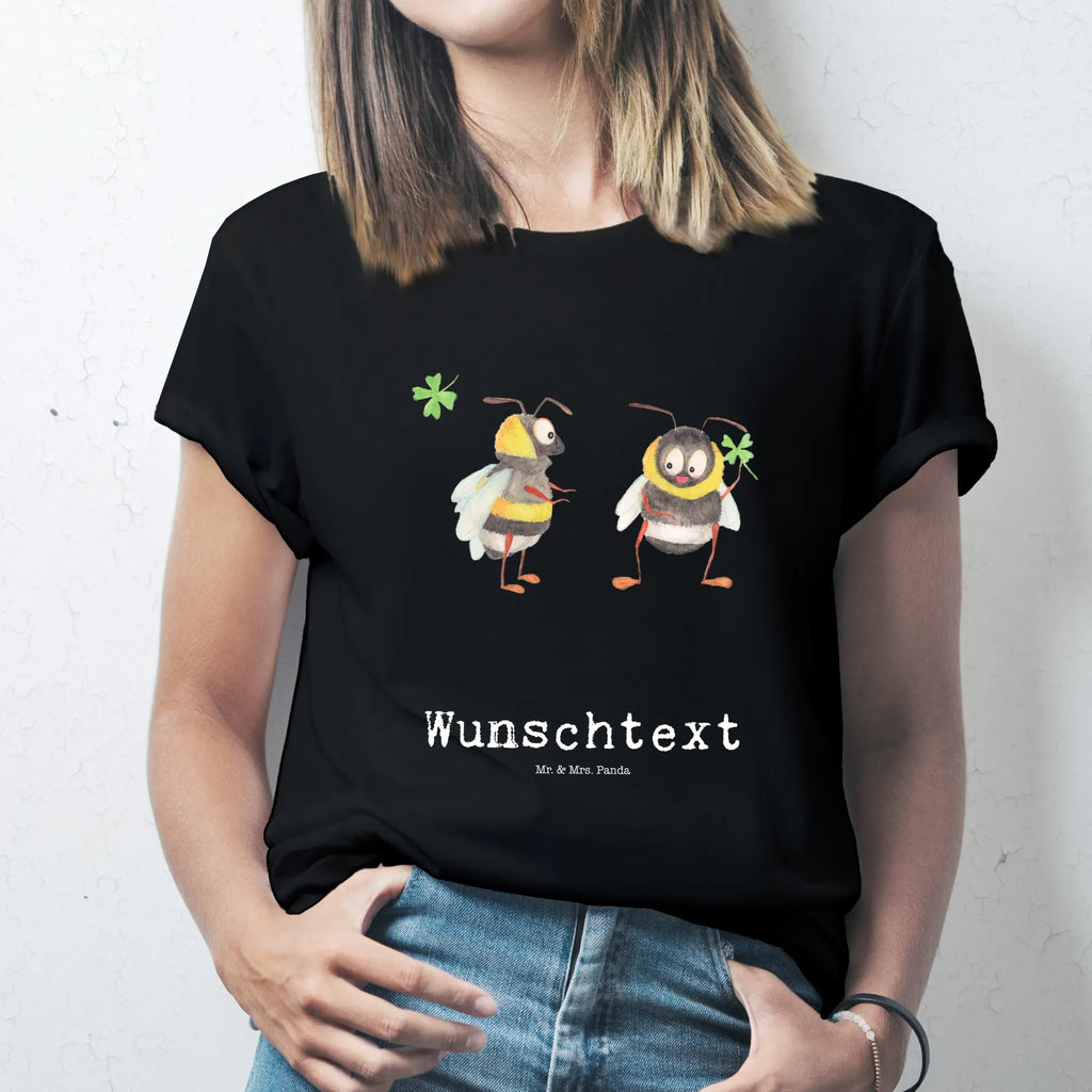 Personalisiertes T-Shirt Bienen Paar T-Shirt Personalisiert, T-Shirt mit Namen, T-Shirt mit Aufruck, Männer, Frauen, Liebe, Partner, Freund, Freundin, Ehemann, Ehefrau, Heiraten, Verlobung, Heiratsantrag, Liebesgeschenk, Jahrestag, Hocheitstag, Valentinstag, Geschenk für Frauen, Hochzeitstag, Mitbringsel, Geschenk für Freundin, Geschenk für Partner, Liebesbeweis, für Männer, für Ehemann, Schildkröten, verliebte Schildkröten