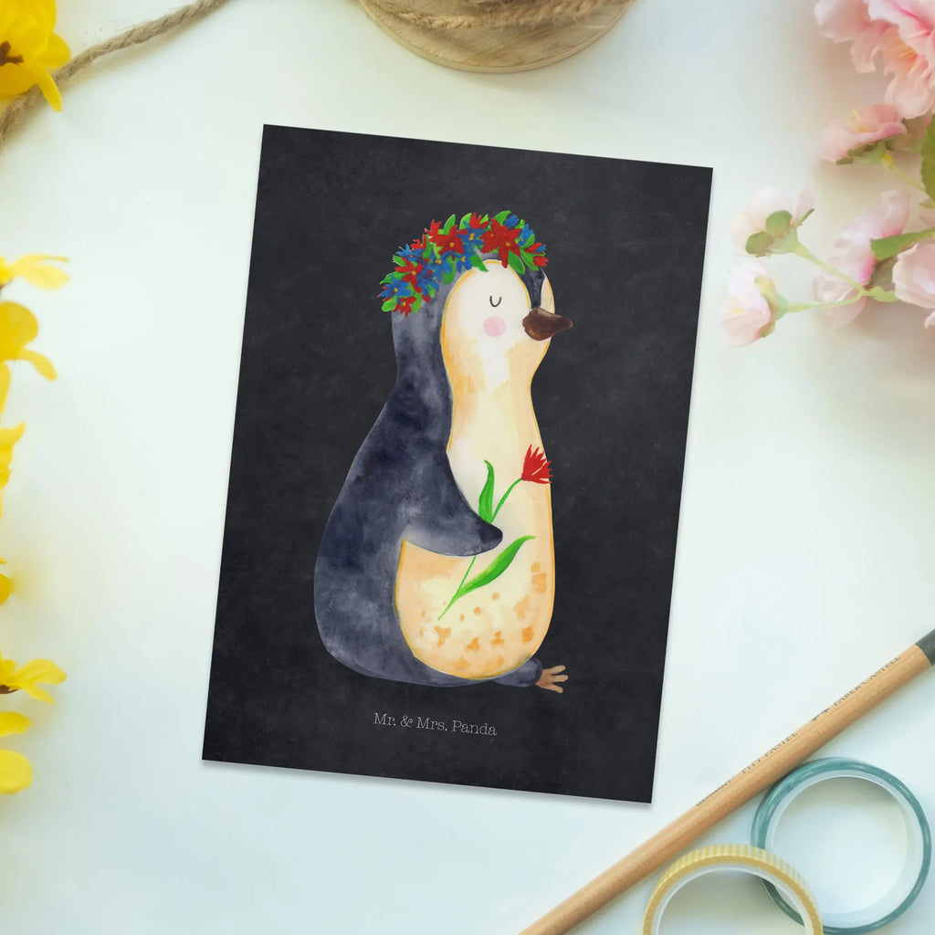 Postkarte Pinguin Blumen Postkarte, Karte, Geschenkkarte, Grußkarte, Einladung, Ansichtskarte, Geburtstagskarte, Einladungskarte, Dankeskarte, Ansichtskarten, Einladung Geburtstag, Einladungskarten Geburtstag, Pinguin, Pinguine, Blumenkranz, Universum, Leben, Wünsche, Ziele, Lebensziele, Motivation, Lebenslust, Liebeskummer, Geschenkidee