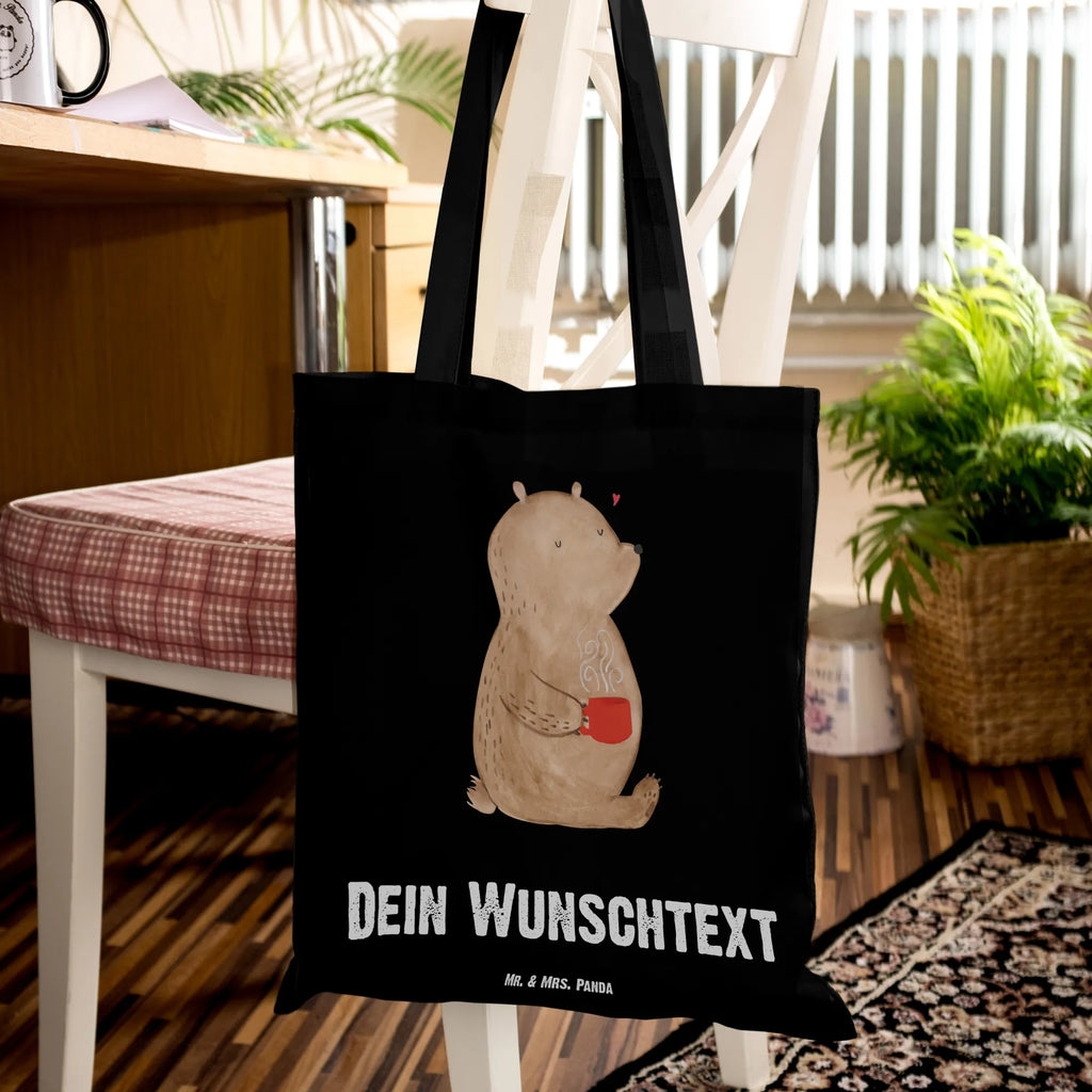 Personalisierte Tragetasche Bär Morgenkaffee Personalisierte Beuteltasche, Personalisierter Beutel, Personalisierte Einkaufstasche, Personalisierter Jutebeutel, Personalisierter Stoffbeutel, Tragetasche mit Namen, Einkaufstasche mit Namen, Stoffbeutel mit Namen, Personalisierte Tasche, Personalisierte Jutetasche, Personalisierte Kindergartentasche, Liebe, Partner, Freund, Freundin, Ehemann, Ehefrau, Heiraten, Verlobung, Heiratsantrag, Liebesgeschenk, Jahrestag, Hocheitstag, Valentinstag, Geschenk für Frauen, Hochzeitstag, Mitbringsel, Geschenk für Freundin, Geschenk für Partner, Liebesbeweis, für Männer, für Ehemann