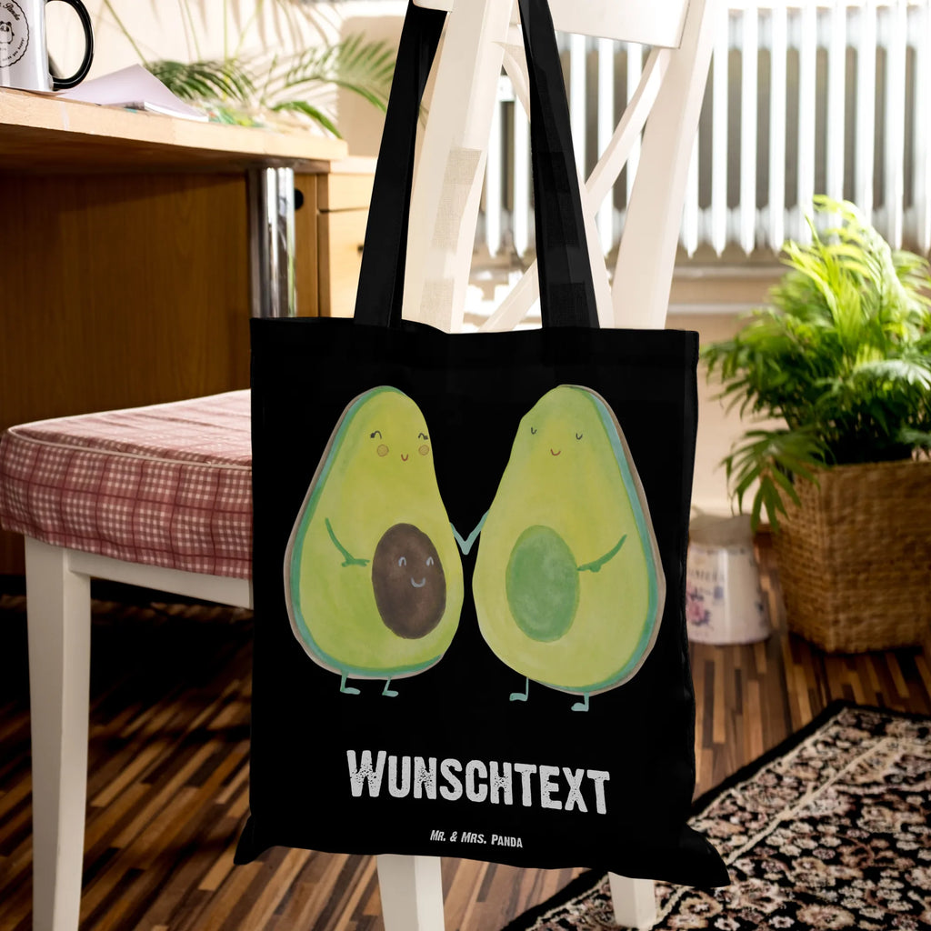 Personalisierte Tragetasche Avocado Pärchen Personalisierte Beuteltasche, Personalisierter Beutel, Personalisierte Einkaufstasche, Personalisierter Jutebeutel, Personalisierter Stoffbeutel, Tragetasche mit Namen, Einkaufstasche mit Namen, Stoffbeutel mit Namen, Personalisierte Tasche, Personalisierte Jutetasche, Personalisierte Kindergartentasche, Avocado, Veggie, Vegan, Gesund, Avocuddle, Liebe, Schwangerschaft, Familie, Babyshower, Babyparty, Hochzeit, Kinder, Avocados, Geburt