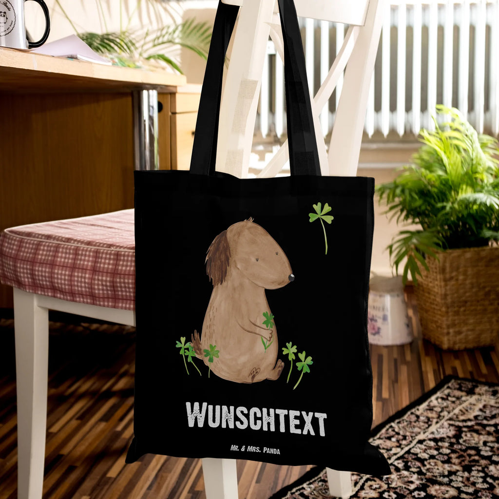 Personalisierte Tragetasche Hund Kleeblatt Personalisierte Beuteltasche, Personalisierter Beutel, Personalisierte Einkaufstasche, Personalisierter Jutebeutel, Personalisierter Stoffbeutel, Tragetasche mit Namen, Einkaufstasche mit Namen, Stoffbeutel mit Namen, Personalisierte Tasche, Personalisierte Jutetasche, Personalisierte Kindergartentasche, Hund, Hundemotiv, Haustier, Hunderasse, Tierliebhaber, Hundebesitzer, Sprüche, Kleeblatt, Glück, Tagträume, Motivation, Neuanfang, Geschenk, Glücksbringer, Selbstliebe, Achtsamkeit