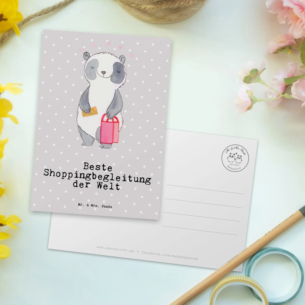 Postkarte Panda Beste Shoppingbegleitung der Welt Postkarte, Karte, Geschenkkarte, Grußkarte, Einladung, Ansichtskarte, Geburtstagskarte, Einladungskarte, Dankeskarte, Ansichtskarten, Einladung Geburtstag, Einladungskarten Geburtstag, für, Dankeschön, Geschenk, Schenken, Geburtstag, Geburtstagsgeschenk, Geschenkidee, Danke, Bedanken, Mitbringsel, Freude machen, Geschenktipp, Shoppingbegleitung, Shoppingpartner, Begleitung, Shoppen, Partner, Freundin, Freund, bff, Shopping, Einkaufen, Shopping-Queen, Queen, Bester