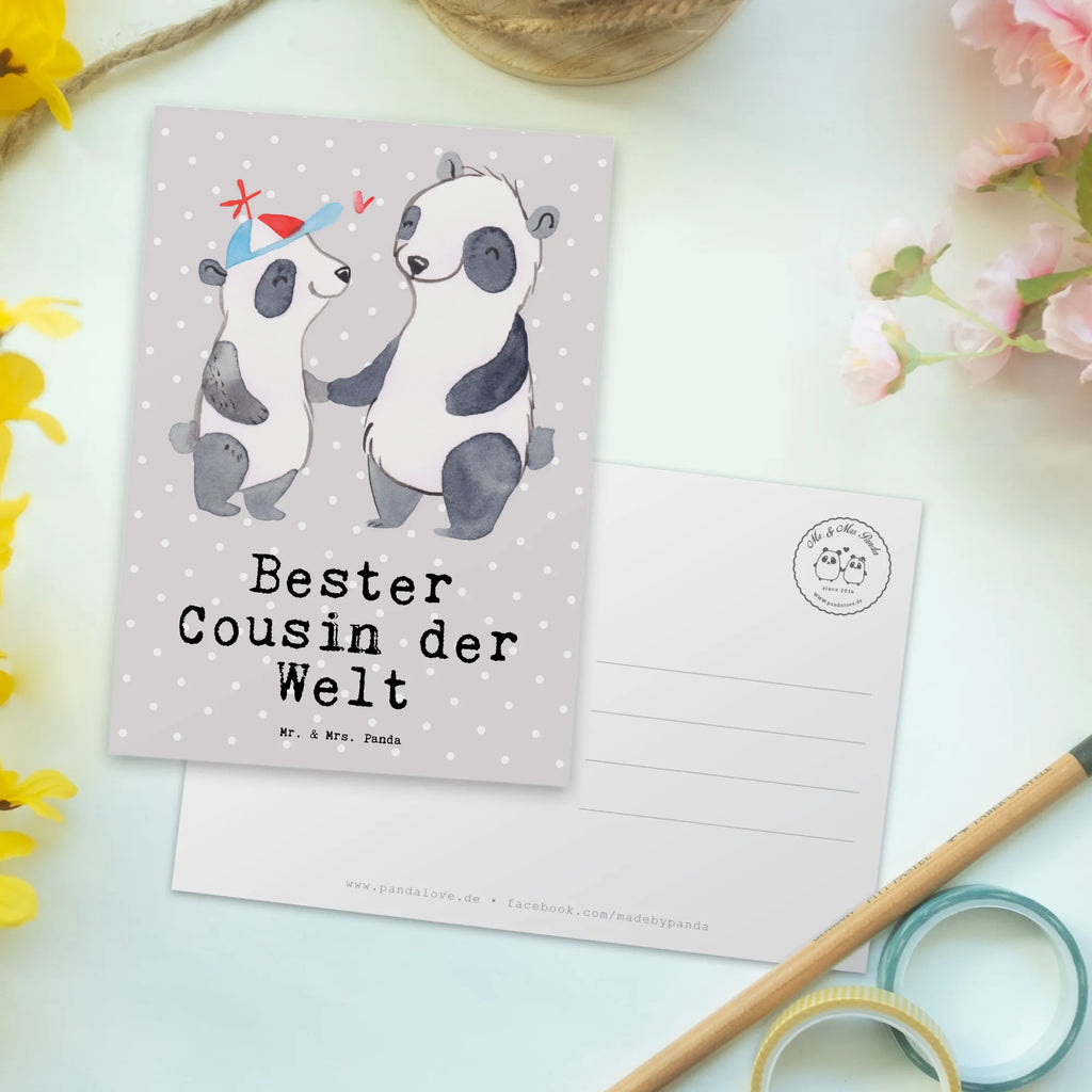 Postkarte Panda Bester Cousin der Welt Postkarte, Karte, Geschenkkarte, Grußkarte, Einladung, Ansichtskarte, Geburtstagskarte, Einladungskarte, Dankeskarte, Ansichtskarten, Einladung Geburtstag, Einladungskarten Geburtstag, für, Dankeschön, Geschenk, Schenken, Geburtstag, Geburtstagsgeschenk, Geschenkidee, Danke, Bedanken, Mitbringsel, Freude machen, Geschenktipp, Cousin, Kousin, Vetter, Sohn von Onkel, Sohn von Tante, Familie, Verwandtschaft, Cousine