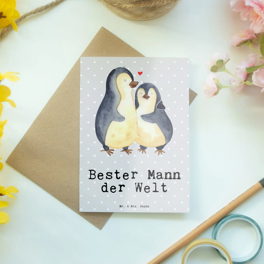 Grußkarte Pinguin Bester Mann der Welt Grußkarte, Klappkarte, Einladungskarte, Glückwunschkarte, Hochzeitskarte, Geburtstagskarte, Karte, Ansichtskarten, für, Dankeschön, Geschenk, Schenken, Geburtstag, Geburtstagsgeschenk, Geschenkidee, Danke, Bedanken, Mitbringsel, Freude machen, Geschenktipp, Ehemann, Beste, Mann, Partner, Freund, Traummann, Liebling, Ehepartner, Ehe, Gatte, Lebensgefährte, Bräutigam, Kleinigkeit