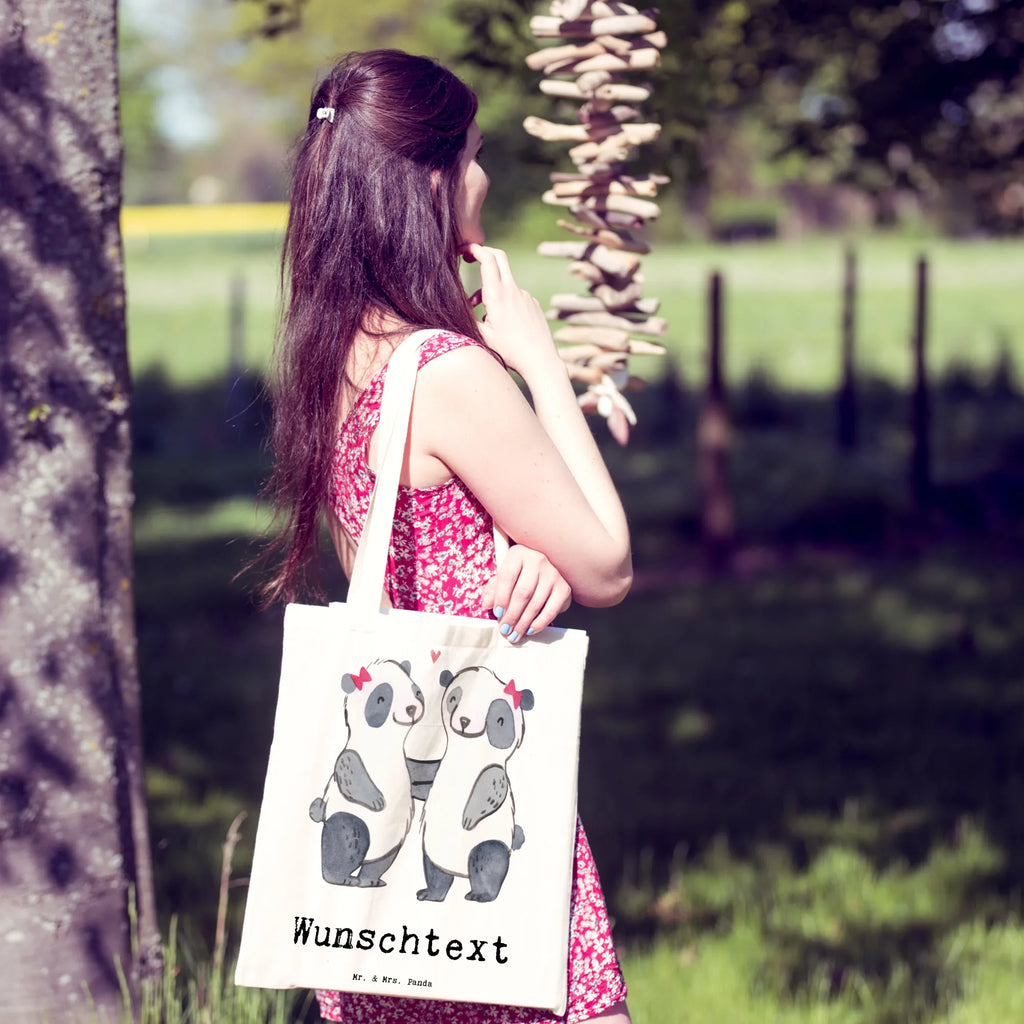 Personalisierte Tragetasche Panda Beste Schwester der Welt Personalisierte Beuteltasche, Personalisierter Beutel, Personalisierte Einkaufstasche, Personalisierter Jutebeutel, Personalisierter Stoffbeutel, Tragetasche mit Namen, Einkaufstasche mit Namen, Stoffbeutel mit Namen, Personalisierte Tasche, Personalisierte Jutetasche, Personalisierte Kindergartentasche, für, Dankeschön, Geschenk, Schenken, Geburtstag, Geburtstagsgeschenk, Geschenkidee, Danke, Bedanken, Mitbringsel, Freude machen, Geschenktipp, Schwestern, Schwester, Geschwister, Schwesterherz, Sister, Familie, Kleinigkeit, Beste, Tochter, Liebe, Kinder