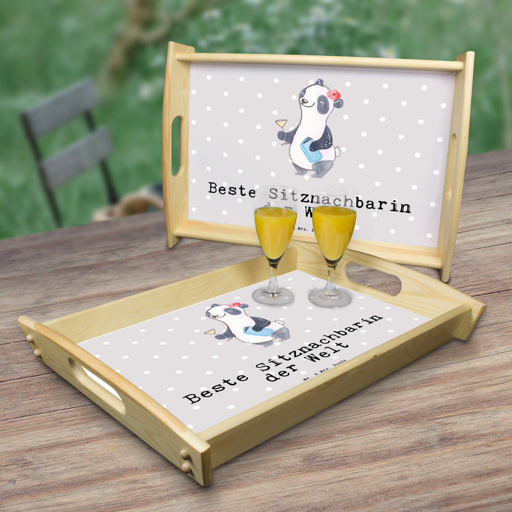 Serviertablett Panda Beste Sitznachbarin der Welt Serviertablett, Tablett, Holztablett, Küchentablett, Dekotablett, Frühstückstablett, für, Dankeschön, Geschenk, Schenken, Geburtstag, Geburtstagsgeschenk, Geschenkidee, Danke, Bedanken, Mitbringsel, Freude machen, Geschenktipp, Sitznachbarin, Stuhlnachbar, Mitschülerin, Nachbarin, Uni, Universität, Seminar, Kommilitone, Tischnachbar, Schule, Mitstudentin, Hochschule, Beste Sitznachbarin der Welt, Weltbeste Sitznachbarin