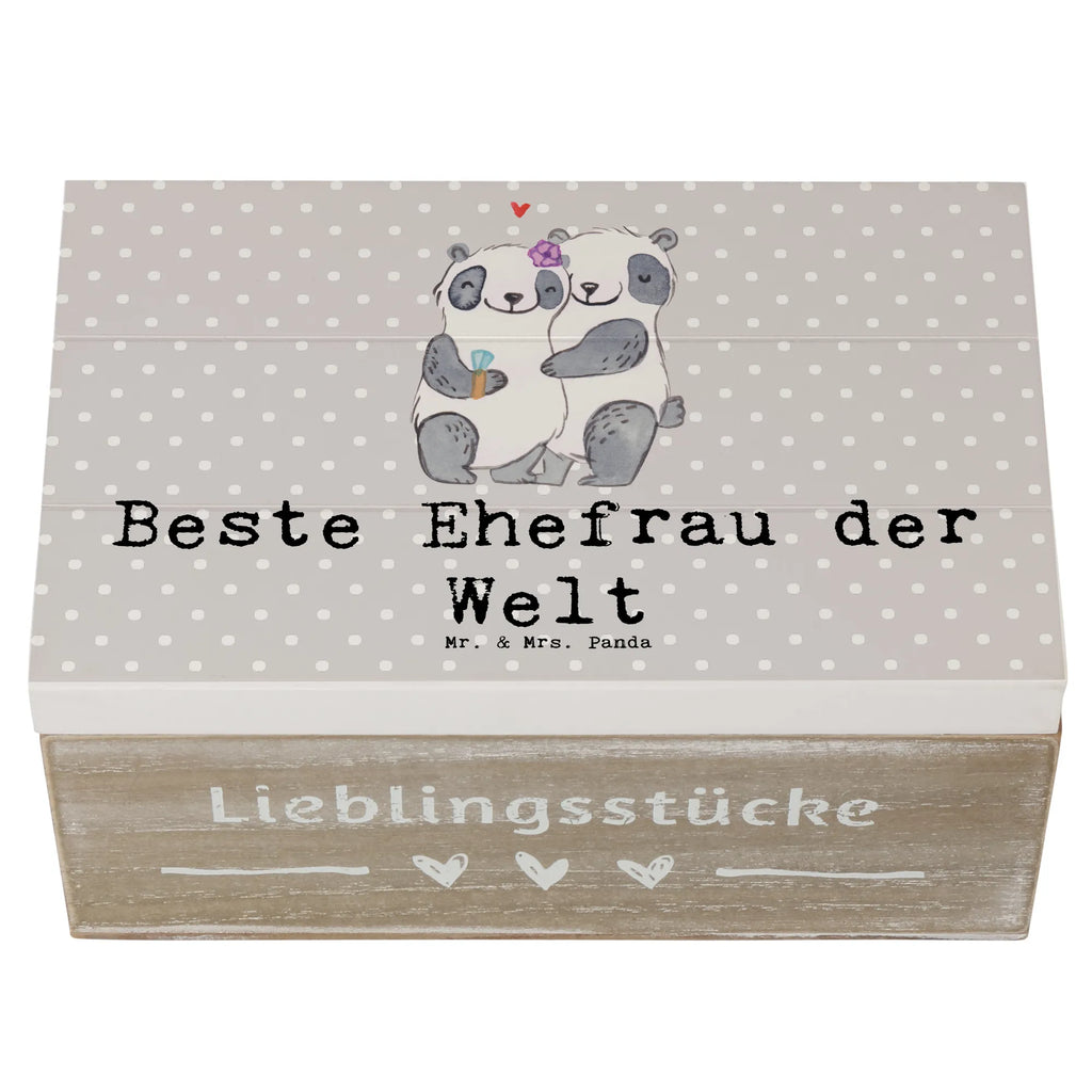 Holzkiste Panda Beste Ehefrau der Welt Holzkiste, Kiste, Schatzkiste, Truhe, Schatulle, XXL, Erinnerungsbox, Erinnerungskiste, Dekokiste, Aufbewahrungsbox, Geschenkbox, Geschenkdose, für, Dankeschön, Geschenk, Schenken, Geburtstag, Geburtstagsgeschenk, Geschenkidee, Danke, Bedanken, Mitbringsel, Freude machen, Geschenktipp, Ehefrau, Beste, Frau, Partnerin, Freundin, Traumfrau, Hochzeit, Liebling, Ehepartner, Ehe, Gattin, Lebensgefährtin, Braut, Kleinigkeit