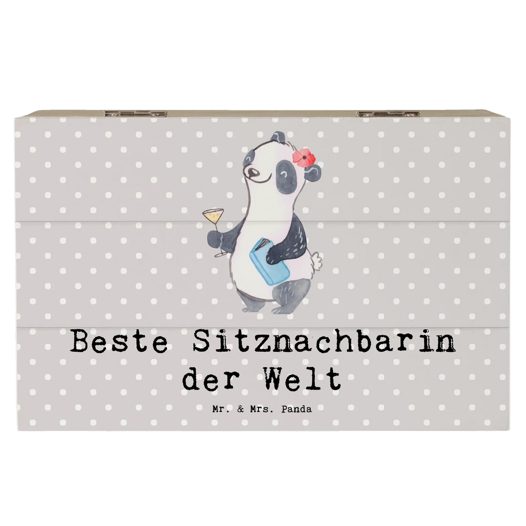 Holzkiste Panda Beste Sitznachbarin der Welt Holzkiste, Kiste, Schatzkiste, Truhe, Schatulle, XXL, Erinnerungsbox, Erinnerungskiste, Dekokiste, Aufbewahrungsbox, Geschenkbox, Geschenkdose, für, Dankeschön, Geschenk, Schenken, Geburtstag, Geburtstagsgeschenk, Geschenkidee, Danke, Bedanken, Mitbringsel, Freude machen, Geschenktipp, Sitznachbarin, Stuhlnachbar, Mitschülerin, Nachbarin, Uni, Universität, Seminar, Kommilitone, Tischnachbar, Schule, Mitstudentin, Hochschule, Beste Sitznachbarin der Welt, Weltbeste Sitznachbarin