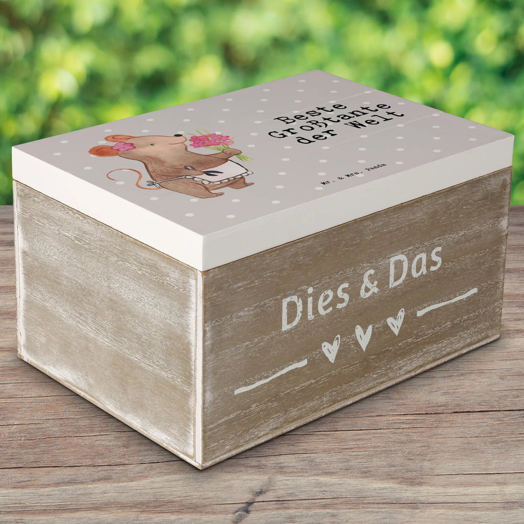 Holzkiste Maus Beste Großtante der Welt Holzkiste, Kiste, Schatzkiste, Truhe, Schatulle, XXL, Erinnerungsbox, Erinnerungskiste, Dekokiste, Aufbewahrungsbox, Geschenkbox, Geschenkdose, für, Dankeschön, Geschenk, Schenken, Geburtstag, Geburtstagsgeschenk, Geschenkidee, Danke, Bedanken, Mitbringsel, Freude machen, Geschenktipp, Großtante, Grosstante, Tante, Lieblingstante, Familie, Schwester, Tanten, Kleinigkeit, Beste, Nichte, Neffe, Groß