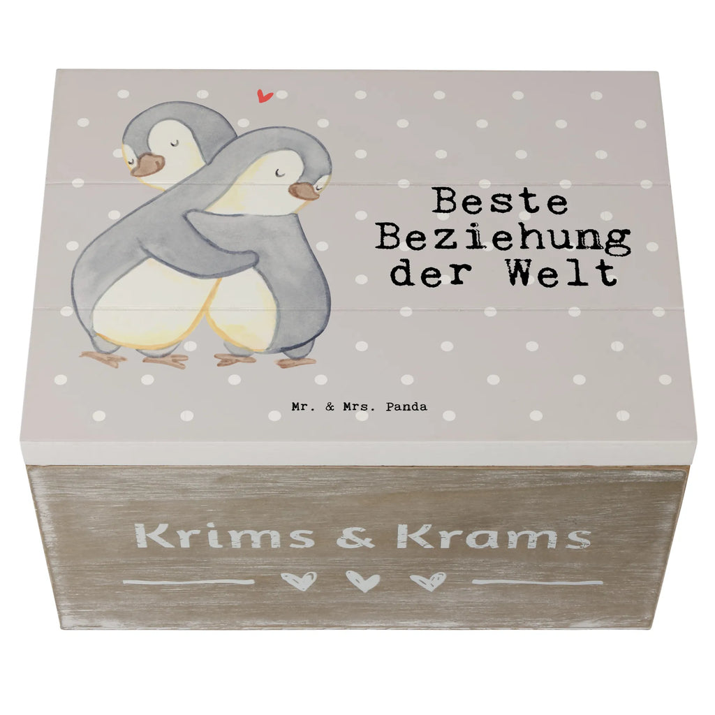 Holzkiste Pinguin Beste Beziehung der Welt Holzkiste, Kiste, Schatzkiste, Truhe, Schatulle, XXL, Erinnerungsbox, Erinnerungskiste, Dekokiste, Aufbewahrungsbox, Geschenkbox, Geschenkdose, für, Dankeschön, Geschenk, Schenken, Geburtstag, Geburtstagsgeschenk, Geschenkidee, Danke, Bedanken, Mitbringsel, Freude machen, Geschenktipp, Beziehung, Zusammen sein, Miteinander gehen, Liebe, Verlieb, Liebesgeschenk