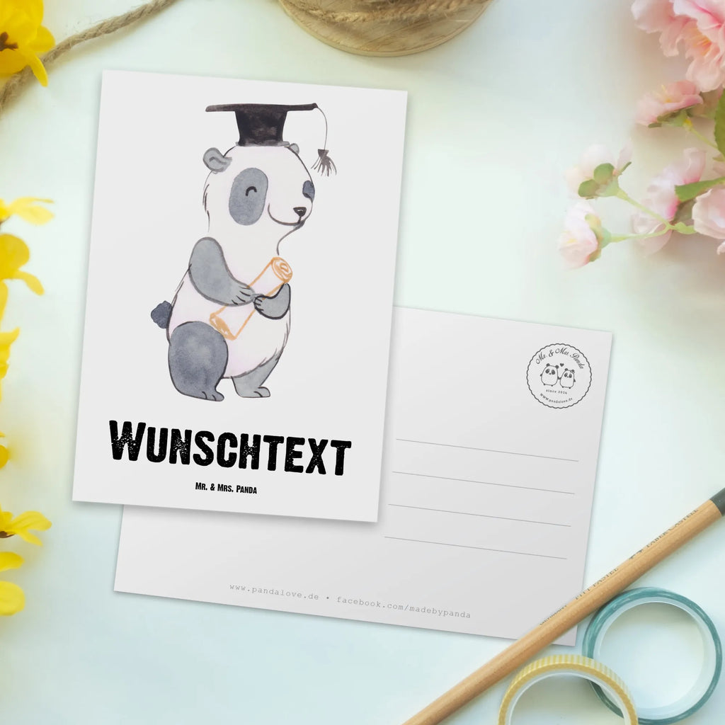 Personalisierte Postkarte Panda Bester Bachelor der Welt Postkarte mit Namen, Postkarte bedrucken, Postkarte mit Wunschtext, Postkarte personalisierbar, Geschenkkarte mit Namen, Grußkarte mit Namen, Karte mit Namen, Einladung mit Namen, Ansichtskarte mit Namen, Geschenkkarte mit Wunschtext, Grußkarte mit Wunschtext, Karte mit Wunschtext, Einladung mit Wunschtext, Ansichtskarte mit Wunschtext, für, Dankeschön, Geschenk, Schenken, Geburtstag, Geburtstagsgeschenk, Geschenkidee, Danke, Bedanken, Mitbringsel, Freude machen, Geschenktipp, Bachelor, Student, Studium, Sohn, Spaß, Musterschüler, lustig, Studienabschluss, witzig, Universität, Abschluss, Alumni, Uni, Studenten, Hochschule