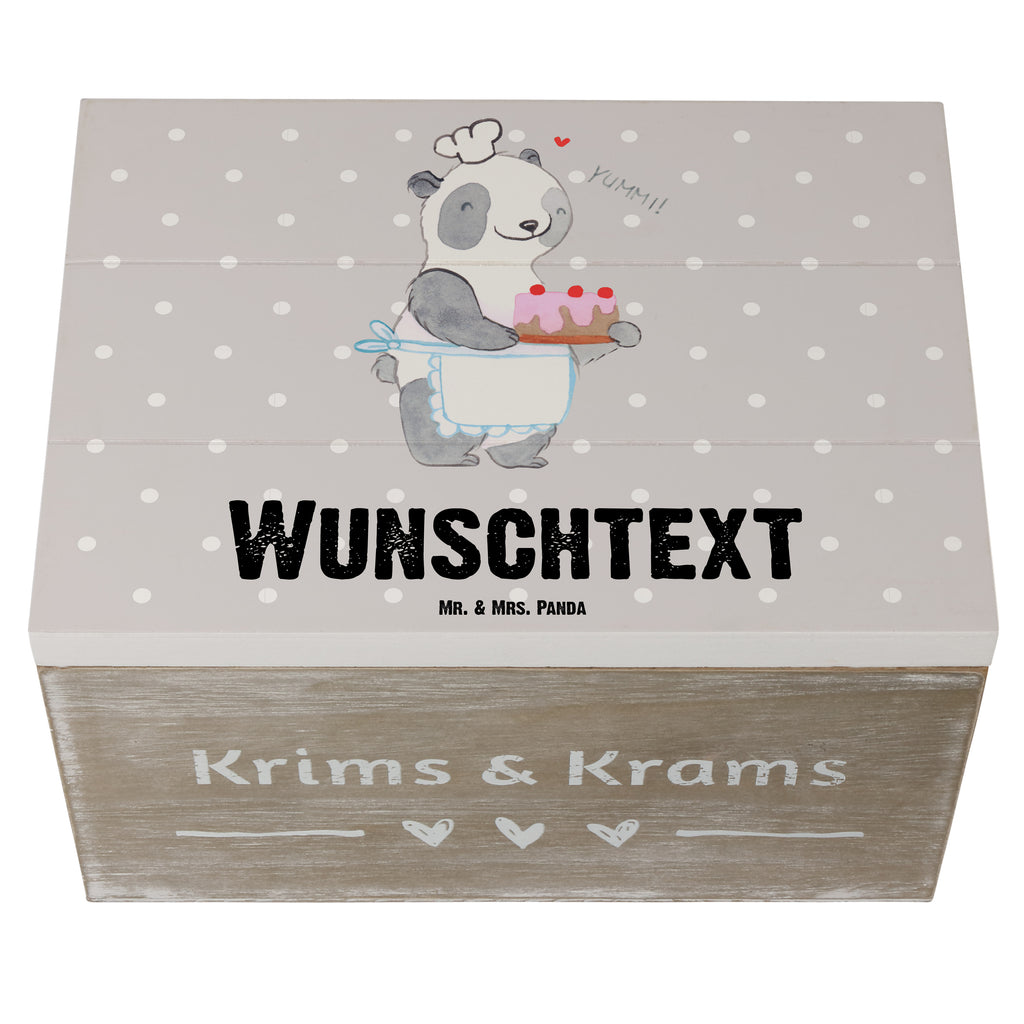 Personalisierte Holzkiste Panda Backen Tage Holzkiste mit Namen, Kiste mit Namen, Schatzkiste mit Namen, Truhe mit Namen, Schatulle mit Namen, Erinnerungsbox mit Namen, Erinnerungskiste, mit Namen, Dekokiste mit Namen, Aufbewahrungsbox mit Namen, Holzkiste Personalisiert, Kiste Personalisiert, Schatzkiste Personalisiert, Truhe Personalisiert, Schatulle Personalisiert, Erinnerungsbox Personalisiert, Erinnerungskiste Personalisiert, Dekokiste Personalisiert, Aufbewahrungsbox Personalisiert, Geschenkbox personalisiert, GEschenkdose personalisiert, Geschenk, Sport, Sportart, Hobby, Schenken, Danke, Dankeschön, Auszeichnung, Gewinn, Sportler, backen, Hobbybäcker, Kuchen backen