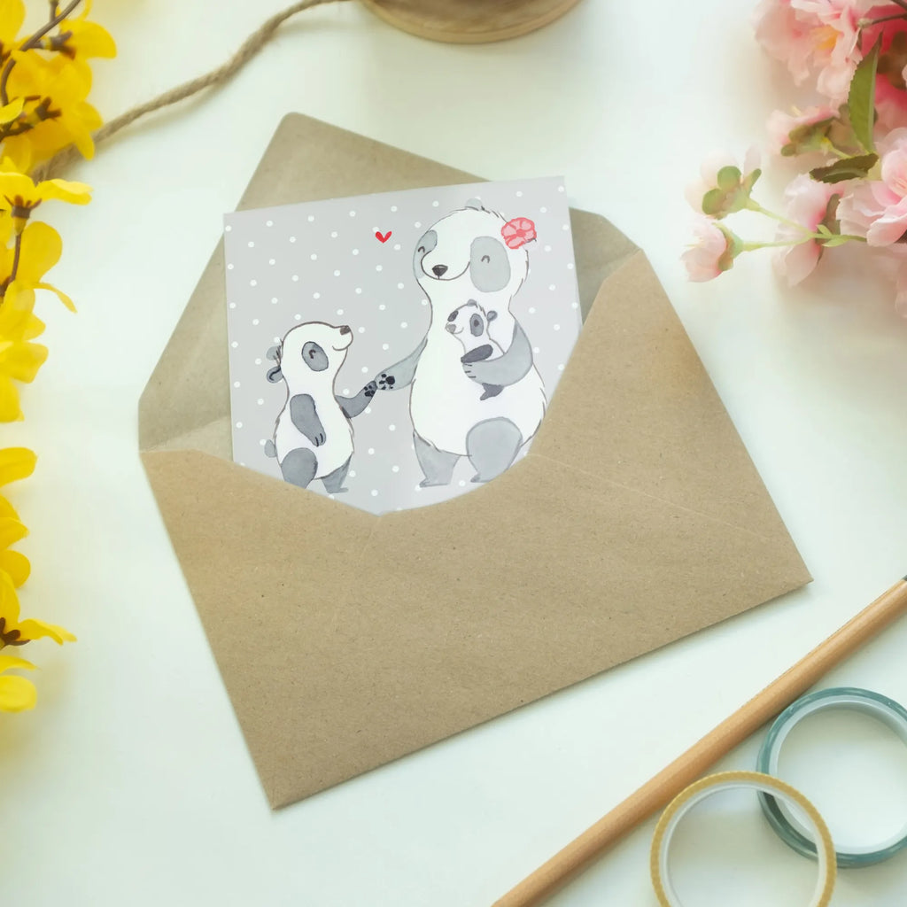 Grußkarte Panda Beste Mom der Welt Grußkarte, Klappkarte, Einladungskarte, Glückwunschkarte, Hochzeitskarte, Geburtstagskarte, Karte, Ansichtskarten, für, Dankeschön, Geschenk, Schenken, Geburtstag, Geburtstagsgeschenk, Geschenkidee, Danke, Bedanken, Mitbringsel, Freude machen, Geschenktipp, Mom, Mommy, Mama, Mami, Mutter, Muttertag, Mutti, Ma, Tochter, Sohn, Beste Mama, Beste, Supermama