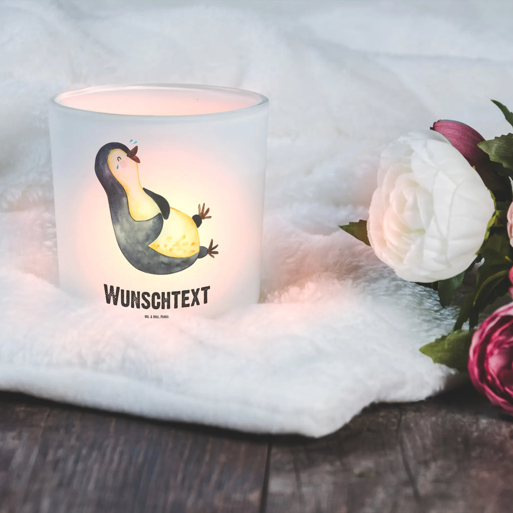 Personalisiertes Windlicht Pinguin lachend Personalisiertes Windlicht, Personalisiertes Windlicht Glas, Personalisiertes Teelichtglas, Personalisierter Teelichthalter, Personalisiertes Kerzenglas, Personalisierte Kerze, Personalisiertes Teelicht, Windlicht mit Namen, Windlicht Glas mit Namen, Teelichtglas mit Namen, Teelichthalter mit Namen, Teelichter mit Namen, Kerzenglas mit Namen, Kerze mit Namen, Teelicht mit Namen, Namenspersonalisierung, Name, selbst gestalten, Wunschtext, Bedrucken, Pinguin, Pinguine, lustiger Spruch, Optimismus, Fröhlich, Lachen, Humor, Fröhlichkeit