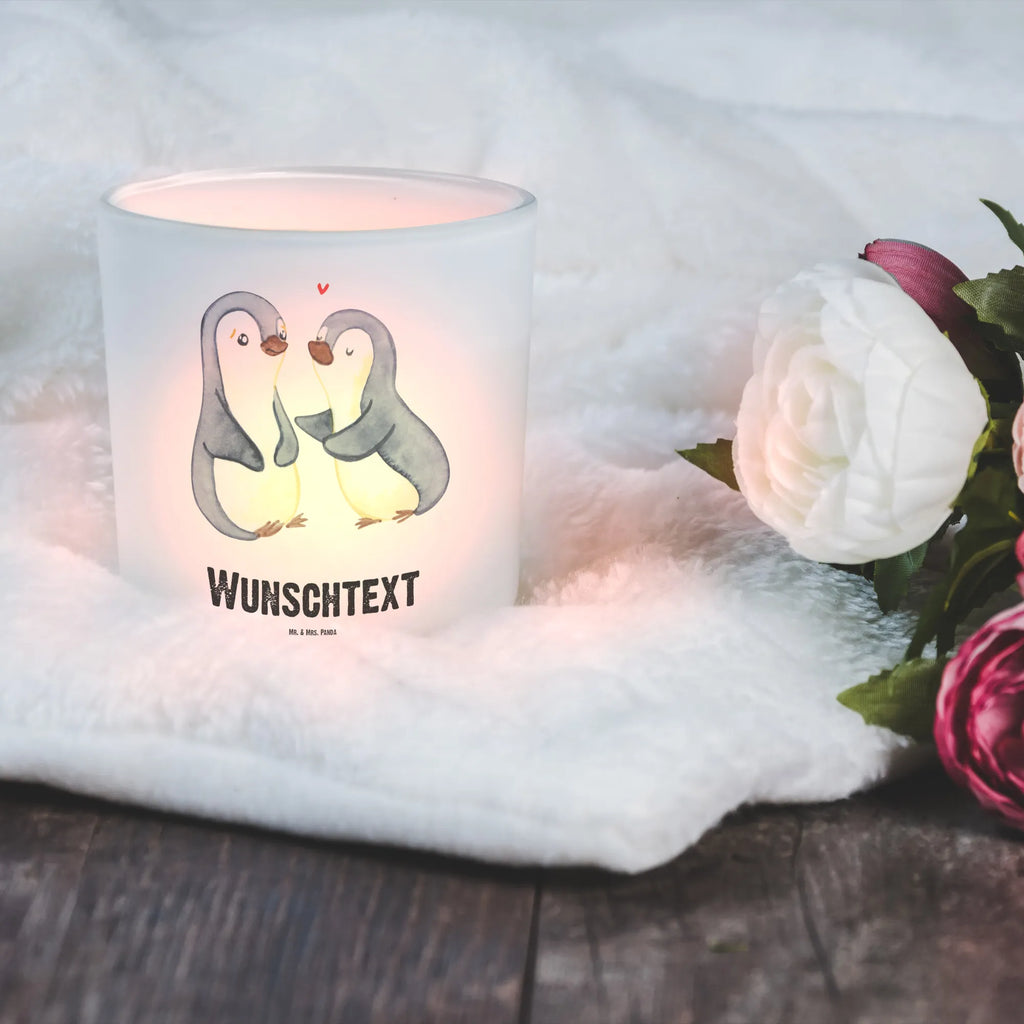 Personalisiertes Windlicht Pinguine trösten Personalisiertes Windlicht, Personalisiertes Windlicht Glas, Personalisiertes Teelichtglas, Personalisierter Teelichthalter, Personalisiertes Kerzenglas, Personalisierte Kerze, Personalisiertes Teelicht, Windlicht mit Namen, Windlicht Glas mit Namen, Teelichtglas mit Namen, Teelichthalter mit Namen, Teelichter mit Namen, Kerzenglas mit Namen, Kerze mit Namen, Teelicht mit Namen, Namenspersonalisierung, Name, selbst gestalten, Wunschtext, Bedrucken, Liebe, Partner, Freund, Freundin, Ehemann, Ehefrau, Heiraten, Verlobung, Heiratsantrag, Liebesgeschenk, Jahrestag, Hocheitstag, Valentinstag, Geschenk für Frauen, Hochzeitstag, Mitbringsel, Geschenk für Freundin, Geschenk für Partner, Liebesbeweis, für Männer, für Ehemann