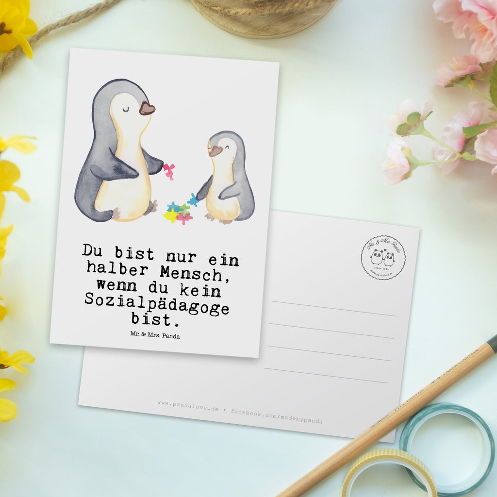 Postkarte Sozialpädagoge mit Herz Postkarte, Karte, Geschenkkarte, Grußkarte, Einladung, Ansichtskarte, Geburtstagskarte, Einladungskarte, Dankeskarte, Ansichtskarten, Einladung Geburtstag, Einladungskarten Geburtstag, Beruf, Ausbildung, Jubiläum, Abschied, Rente, Kollege, Kollegin, Geschenk, Schenken, Arbeitskollege, Mitarbeiter, Firma, Danke, Dankeschön