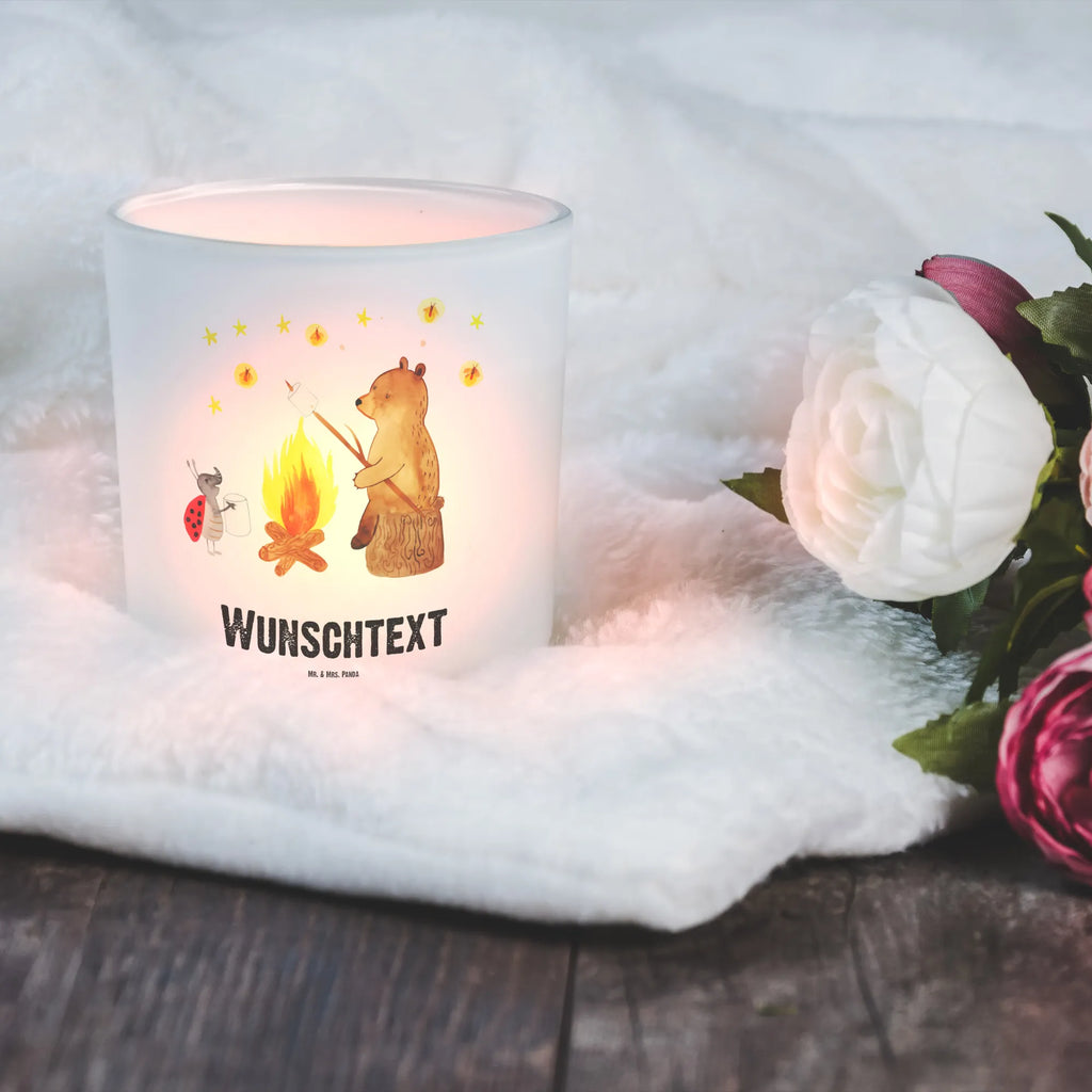 Personalisiertes Windlicht Bär & Marienkäfer Lagerfeuer Personalisiertes Windlicht, Personalisiertes Windlicht Glas, Personalisiertes Teelichtglas, Personalisierter Teelichthalter, Personalisiertes Kerzenglas, Personalisierte Kerze, Personalisiertes Teelicht, Windlicht mit Namen, Windlicht Glas mit Namen, Teelichtglas mit Namen, Teelichthalter mit Namen, Teelichter mit Namen, Kerzenglas mit Namen, Kerze mit Namen, Teelicht mit Namen, Namenspersonalisierung, Name, selbst gestalten, Wunschtext, Bedrucken, Bär, Teddy, Teddybär, Lagerfeuer