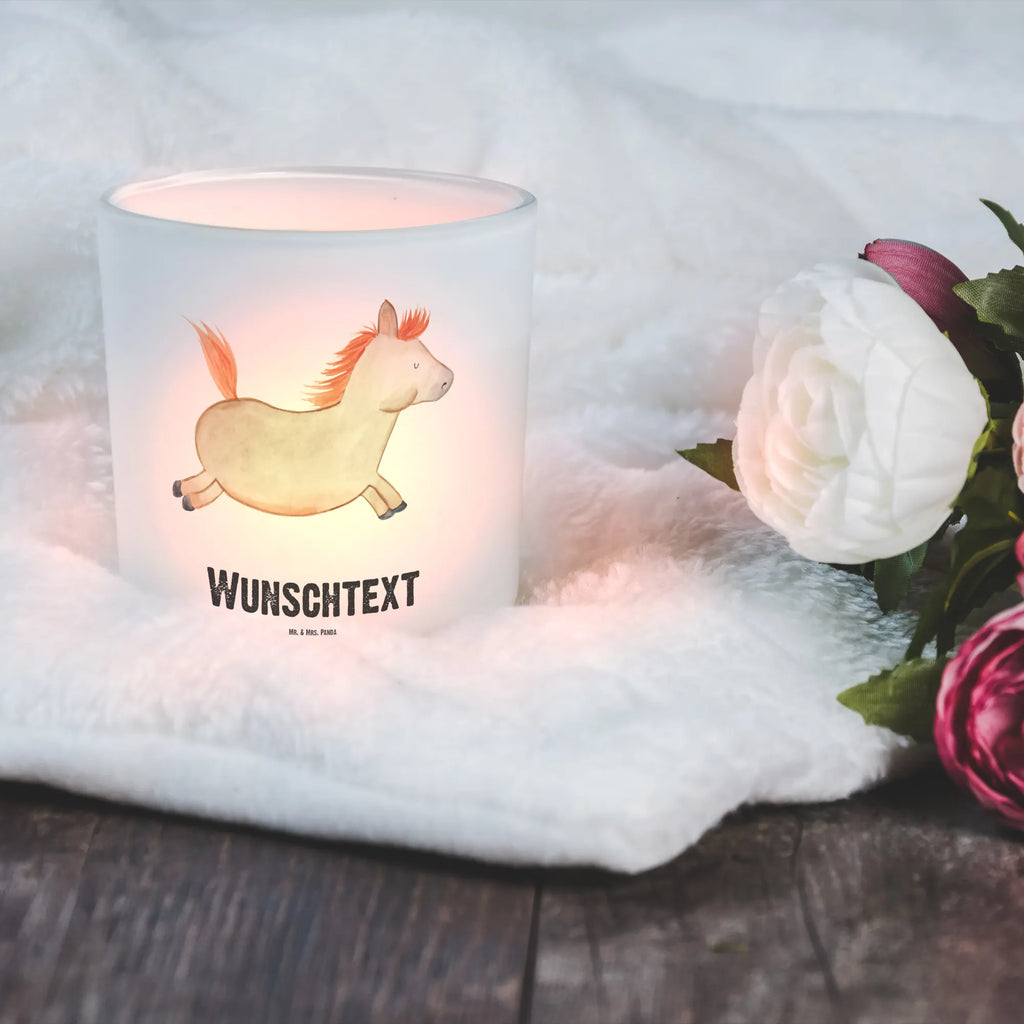 Personalisiertes Windlicht Pferd springt Personalisiertes Windlicht, Personalisiertes Windlicht Glas, Personalisiertes Teelichtglas, Personalisierter Teelichthalter, Personalisiertes Kerzenglas, Personalisierte Kerze, Personalisiertes Teelicht, Windlicht mit Namen, Windlicht Glas mit Namen, Teelichtglas mit Namen, Teelichthalter mit Namen, Teelichter mit Namen, Kerzenglas mit Namen, Kerze mit Namen, Teelicht mit Namen, Namenspersonalisierung, Name, selbst gestalten, Wunschtext, Bedrucken, Bauernhof, Hoftiere, Landwirt, Landwirtin, Pferd, Pony, Pferde, Stall, Pferdestall, ausreiten, reiten, Pferdebesitzer