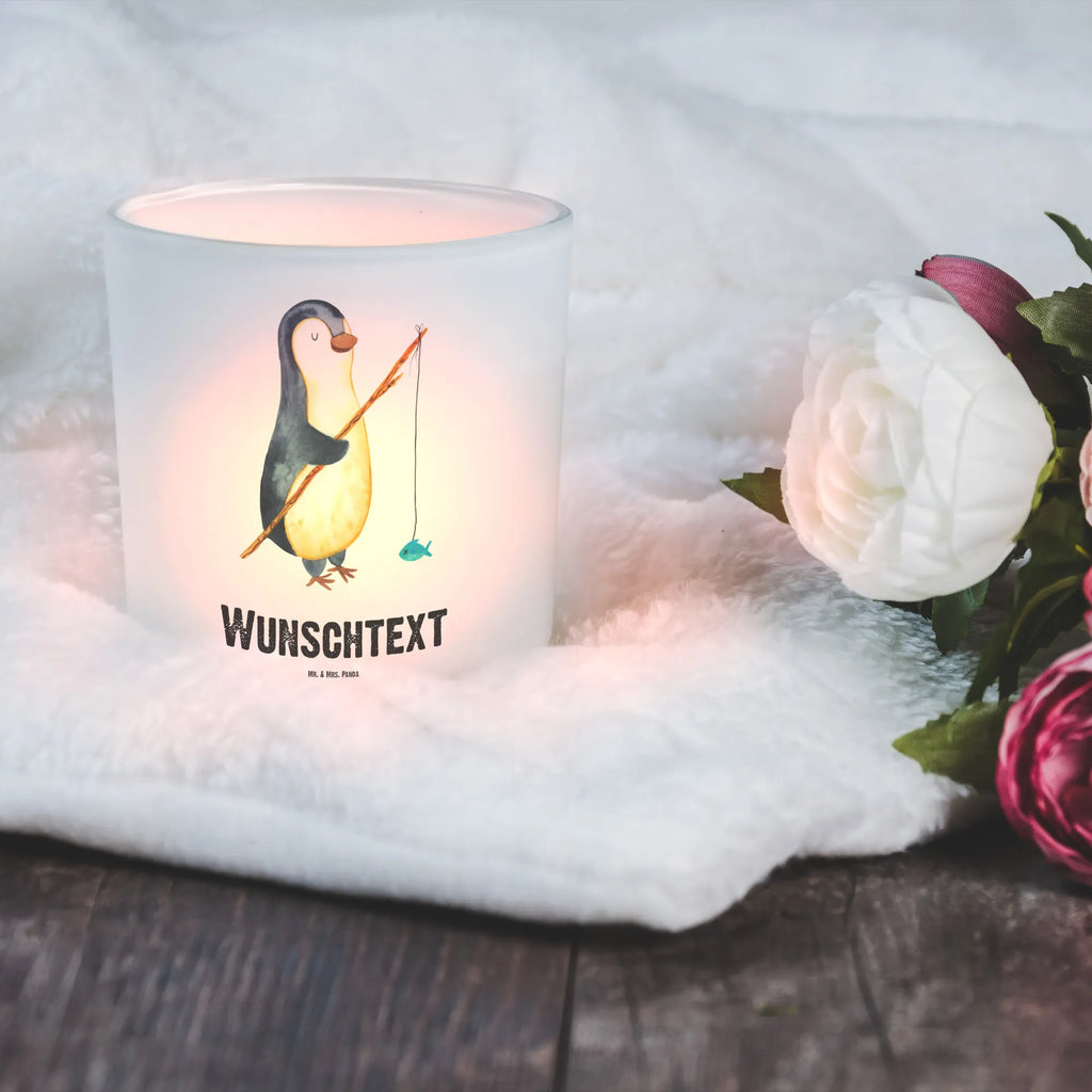 Personalisiertes Windlicht Pinguin Angler Personalisiertes Windlicht, Personalisiertes Windlicht Glas, Personalisiertes Teelichtglas, Personalisierter Teelichthalter, Personalisiertes Kerzenglas, Personalisierte Kerze, Personalisiertes Teelicht, Windlicht mit Namen, Windlicht Glas mit Namen, Teelichtglas mit Namen, Teelichthalter mit Namen, Teelichter mit Namen, Kerzenglas mit Namen, Kerze mit Namen, Teelicht mit Namen, Namenspersonalisierung, Name, selbst gestalten, Wunschtext, Bedrucken, Pinguin, Pinguine, Angeln, Angler, Tagträume, Hobby, Plan, Planer, Tagesplan, Neustart, Motivation, Geschenk, Freundinnen, Geschenkidee, Urlaub, Wochenende