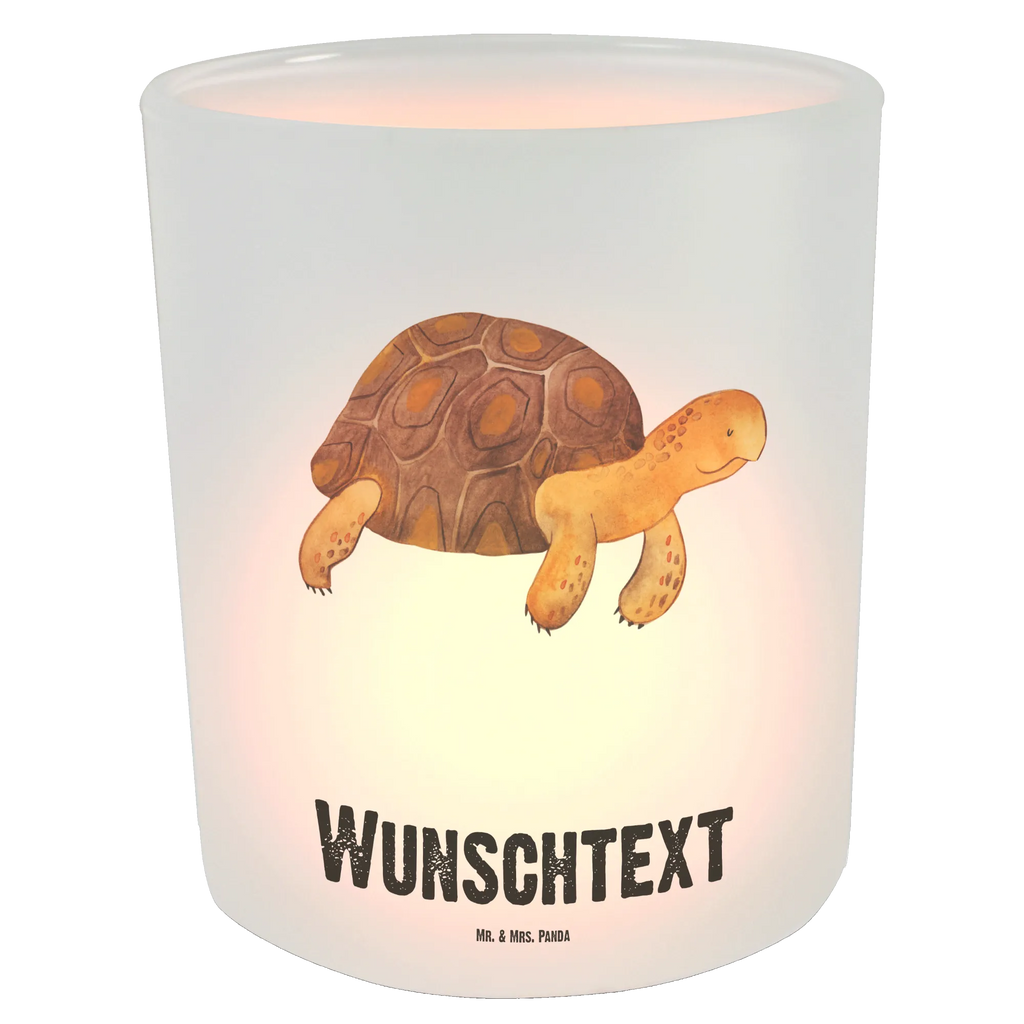 Personalisiertes Windlicht Schildkröte marschiert Personalisiertes Windlicht, Personalisiertes Windlicht Glas, Personalisiertes Teelichtglas, Personalisierter Teelichthalter, Personalisiertes Kerzenglas, Personalisierte Kerze, Personalisiertes Teelicht, Windlicht mit Namen, Windlicht Glas mit Namen, Teelichtglas mit Namen, Teelichthalter mit Namen, Teelichter mit Namen, Kerzenglas mit Namen, Kerze mit Namen, Teelicht mit Namen, Namenspersonalisierung, Name, selbst gestalten, Wunschtext, Bedrucken, Meerestiere, Meer, Urlaub, Schildkröte, Schildkröten, get lost, Abenteuer, Reiselust, Inspiration, Neustart, Motivation, Lieblingsmensch