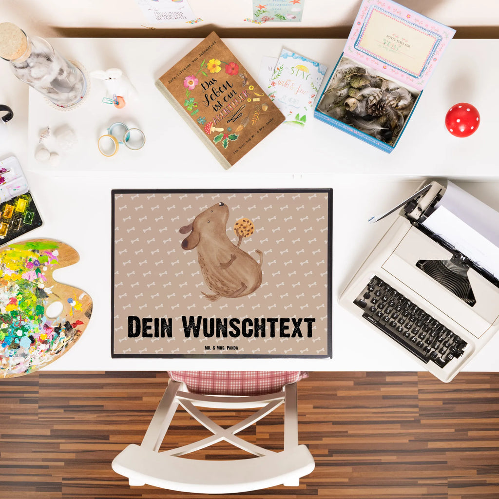 Personalisierte Schreibtischunterlage Hund Keks Personalisierte Schreibunterlage, Personalisierte Schreibtischauflage, Personalisierte Schreibtisch Unterlagen, Schreibunterlage mit Namen, Schreibtischauflage mit Namen, Schreibtisch Unterlagen mit Namen, Selbst gestalten, Namensaufdruck, Namenspersonalisierung, Hund, Hundemotiv, Haustier, Hunderasse, Tierliebhaber, Hundebesitzer, Sprüche, Hundekekse, Leckerli, Hundeleckerli, Hundesnacks