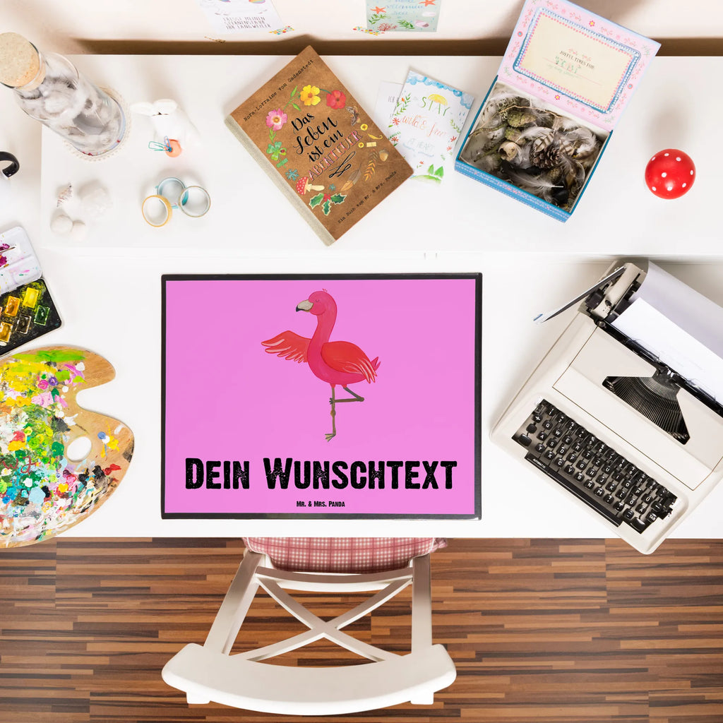 Personalisierte Schreibtischunterlage Flamingo Yoga Personalisierte Schreibunterlage, Personalisierte Schreibtischauflage, Personalisierte Schreibtisch Unterlagen, Schreibunterlage mit Namen, Schreibtischauflage mit Namen, Schreibtisch Unterlagen mit Namen, Selbst gestalten, Namensaufdruck, Namenspersonalisierung, Flamingo, Vogel, Yoga, Namaste, Achtsamkeit, Yoga-Übung, Entspannung, Ärger, Aufregen, Tiefenentspannung