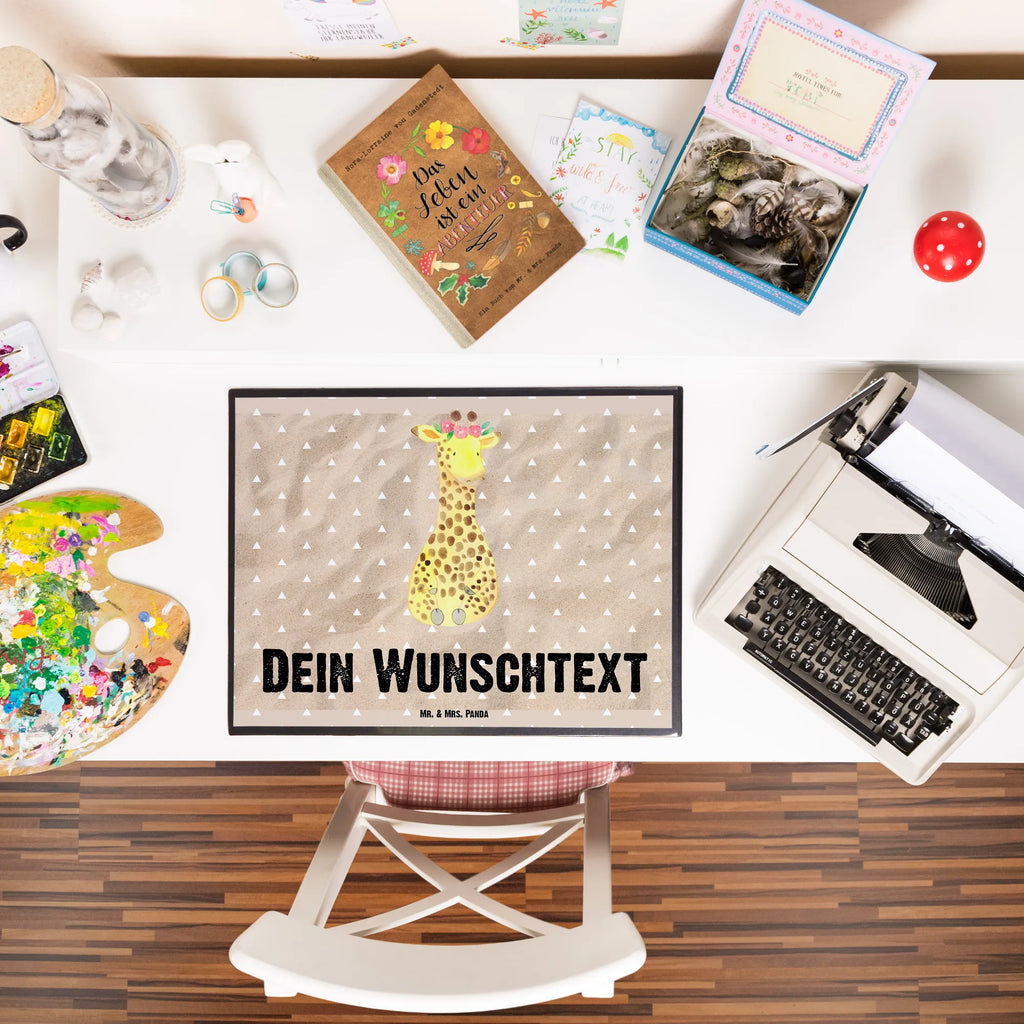 Personalisierte Schreibtischunterlage Giraffe Blumenkranz Personalisierte Schreibunterlage, Personalisierte Schreibtischauflage, Personalisierte Schreibtisch Unterlagen, Schreibunterlage mit Namen, Schreibtischauflage mit Namen, Schreibtisch Unterlagen mit Namen, Selbst gestalten, Namensaufdruck, Namenspersonalisierung, Afrika, Wildtiere, Giraffe, Blumenkranz, Abenteurer, Selbstliebe, Freundin