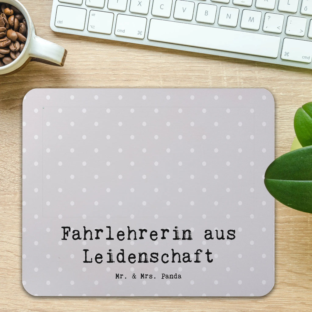 Mauspad Fahrlehrerin aus Leidenschaft Mousepad, Computer zubehör, Büroausstattung, PC Zubehör, Arbeitszimmer, Mauspad, Einzigartiges Mauspad, Designer Mauspad, Mausunterlage, Mauspad Büro, Beruf, Ausbildung, Jubiläum, Abschied, Rente, Kollege, Kollegin, Geschenk, Schenken, Arbeitskollege, Mitarbeiter, Firma, Danke, Dankeschön, Fahrlehrerin, Fahrschule, Fahrschullehrerin