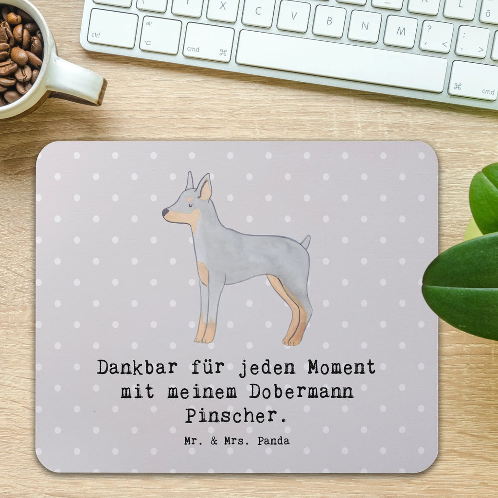 Mauspad Dobermann Pinscher Moment Mousepad, Computer zubehör, Büroausstattung, PC Zubehör, Arbeitszimmer, Mauspad, Einzigartiges Mauspad, Designer Mauspad, Mausunterlage, Mauspad Büro, Hund, Hunderasse, Rassehund, Hundebesitzer, Geschenk, Tierfreund, Schenken, Welpe, Dobermann Pinscher