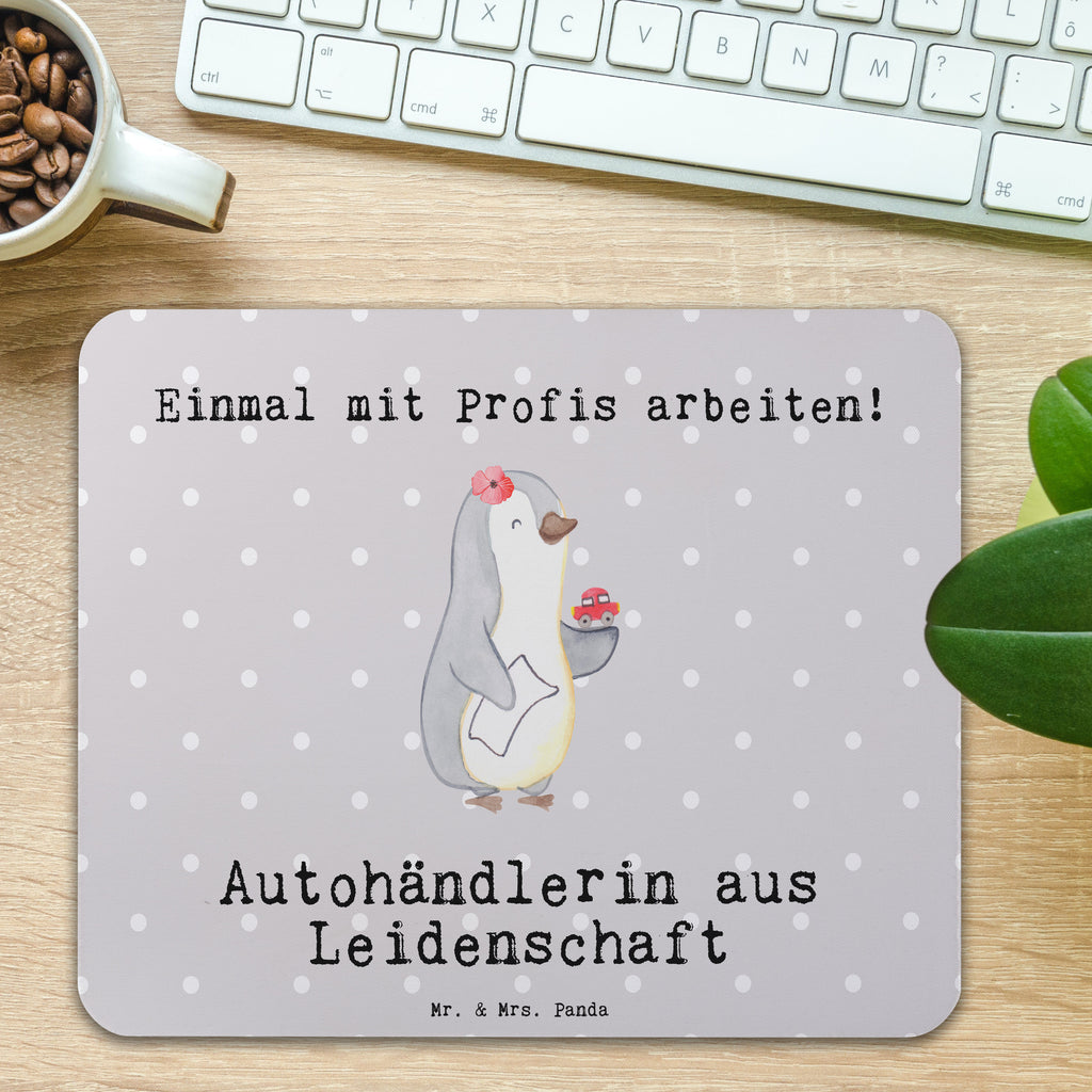 Mauspad Autohändlerin aus Leidenschaft Mousepad, Computer zubehör, Büroausstattung, PC Zubehör, Arbeitszimmer, Mauspad, Einzigartiges Mauspad, Designer Mauspad, Mausunterlage, Mauspad Büro, Beruf, Ausbildung, Jubiläum, Abschied, Rente, Kollege, Kollegin, Geschenk, Schenken, Arbeitskollege, Mitarbeiter, Firma, Danke, Dankeschön, Autohändlerin, Eröffnung Autohaus, Autohandel, Gebrauchtwagenhändlerin, Autoverkäuferin