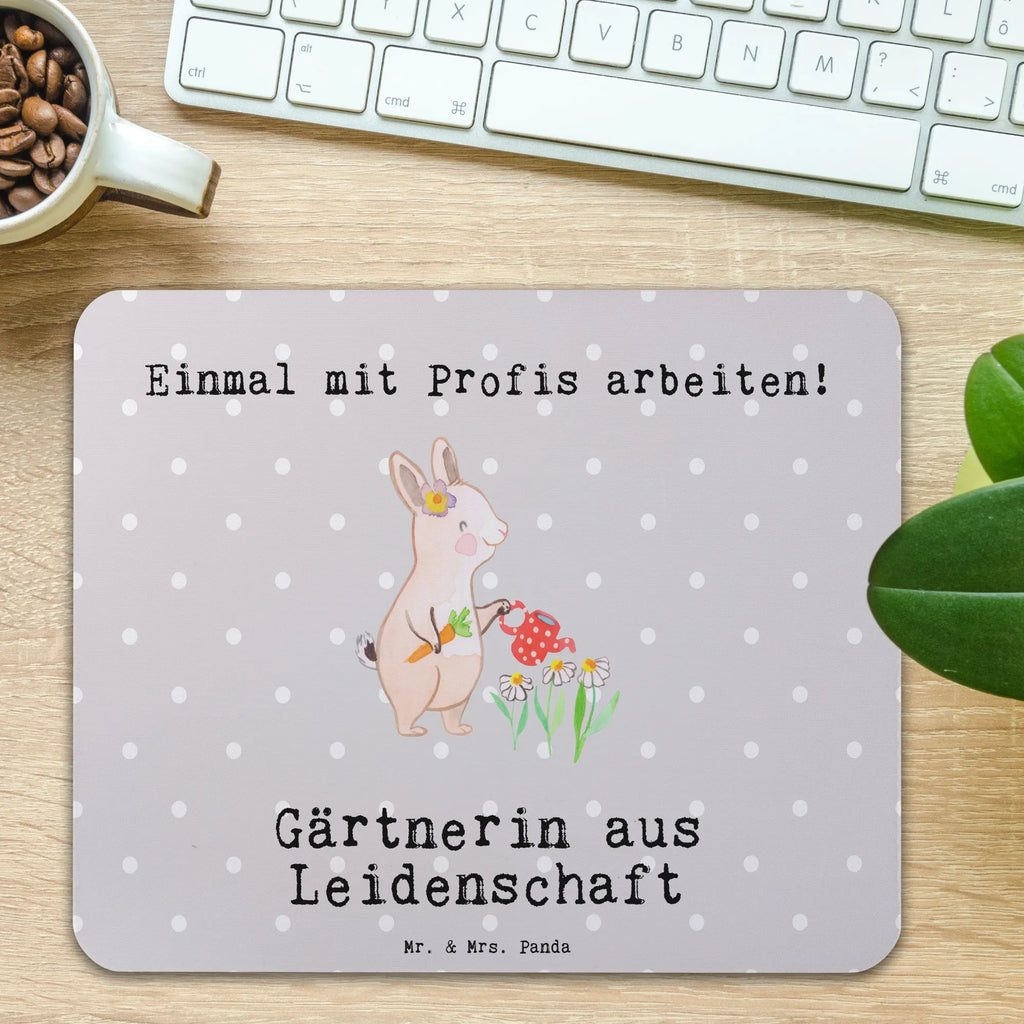 Mauspad Gärtnerin aus Leidenschaft Mousepad, Computer zubehör, Büroausstattung, PC Zubehör, Arbeitszimmer, Mauspad, Einzigartiges Mauspad, Designer Mauspad, Mausunterlage, Mauspad Büro, Beruf, Ausbildung, Jubiläum, Abschied, Rente, Kollege, Kollegin, Geschenk, Schenken, Arbeitskollege, Mitarbeiter, Firma, Danke, Dankeschön, Gärtnerin, Gartenplaner, Gärtnerei, Gartenbau, Hobbygärtnerin, Garten- und Landschaftsbauerin