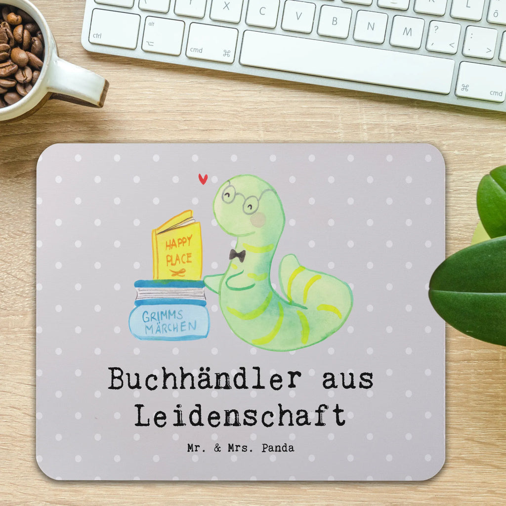 Mauspad Buchhändler aus Leidenschaft Mousepad, Computer zubehör, Büroausstattung, PC Zubehör, Arbeitszimmer, Mauspad, Einzigartiges Mauspad, Designer Mauspad, Mausunterlage, Mauspad Büro, Beruf, Ausbildung, Jubiläum, Abschied, Rente, Kollege, Kollegin, Geschenk, Schenken, Arbeitskollege, Mitarbeiter, Firma, Danke, Dankeschön, Buchhändler, Buchhandlung, Buchverkäufer, Bibliothekar, Bücherwurm