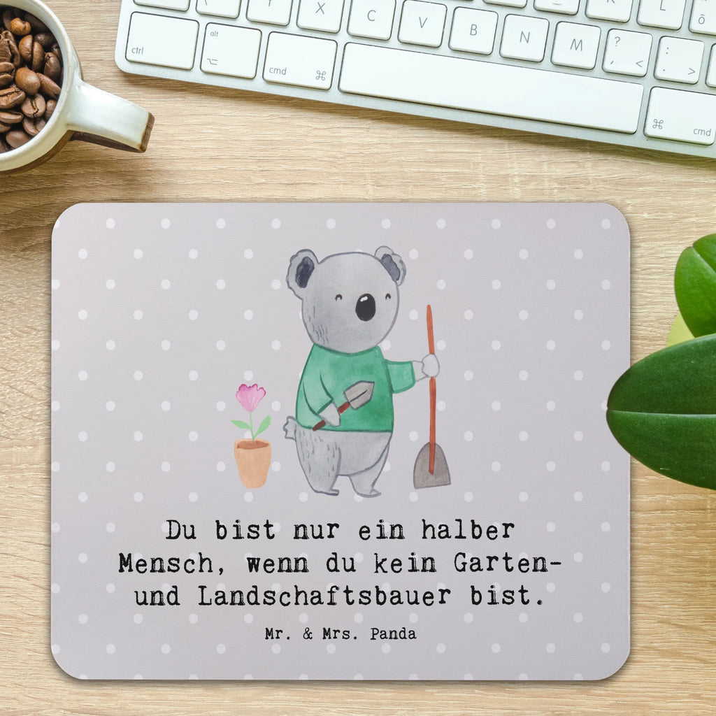 Mauspad Garten- und Landschaftsbauer mit Herz Mousepad, Computer zubehör, Büroausstattung, PC Zubehör, Arbeitszimmer, Mauspad, Einzigartiges Mauspad, Designer Mauspad, Mausunterlage, Mauspad Büro, Beruf, Ausbildung, Jubiläum, Abschied, Rente, Kollege, Kollegin, Geschenk, Schenken, Arbeitskollege, Mitarbeiter, Firma, Danke, Dankeschön, Gärtner, Gartenplaner, Gärtnerei, Gartenbau, Hobbygärtner, Garten- und Landschaftsbauer