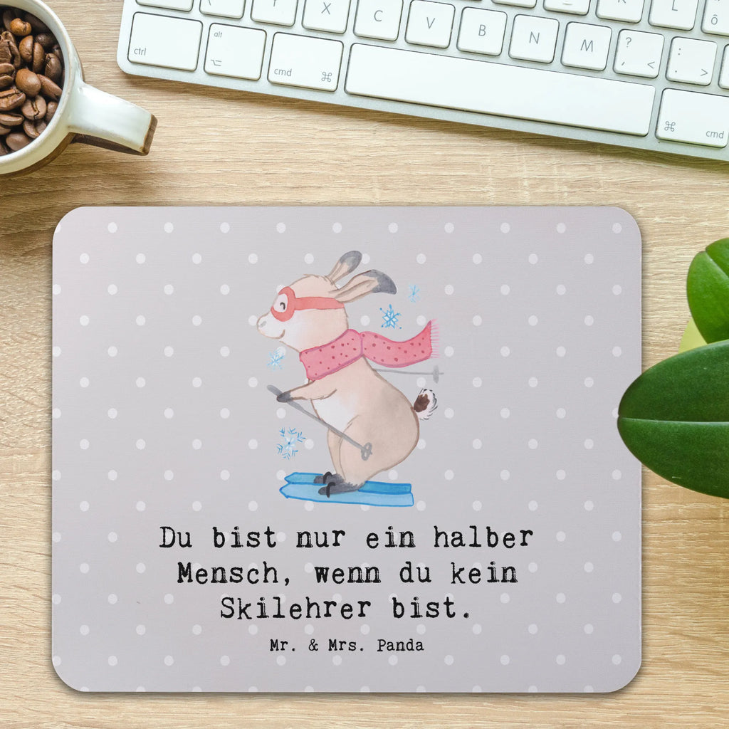 Mauspad Skilehrer mit Herz Mousepad, Computer zubehör, Büroausstattung, PC Zubehör, Arbeitszimmer, Mauspad, Einzigartiges Mauspad, Designer Mauspad, Mausunterlage, Mauspad Büro, Beruf, Ausbildung, Jubiläum, Abschied, Rente, Kollege, Kollegin, Geschenk, Schenken, Arbeitskollege, Mitarbeiter, Firma, Danke, Dankeschön