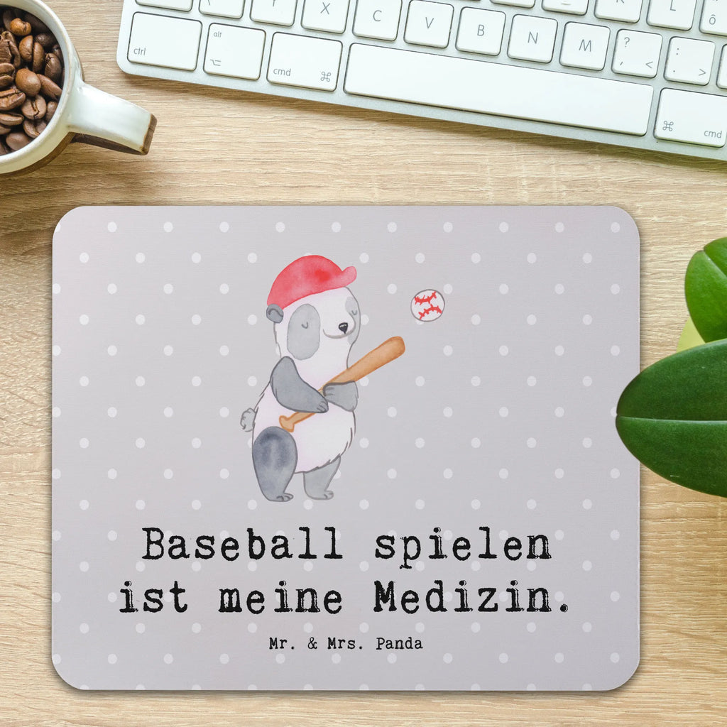 Mauspad Panda Baseball spielen Mousepad, Computer zubehör, Büroausstattung, PC Zubehör, Arbeitszimmer, Mauspad, Einzigartiges Mauspad, Designer Mauspad, Mausunterlage, Mauspad Büro, Geschenk, Sport, Sportart, Hobby, Schenken, Danke, Dankeschön, Auszeichnung, Gewinn, Sportler, Baseball spielen, Baseball Spielen, Baseball Match, Ballsport, Baseballplatz, Baseballverein