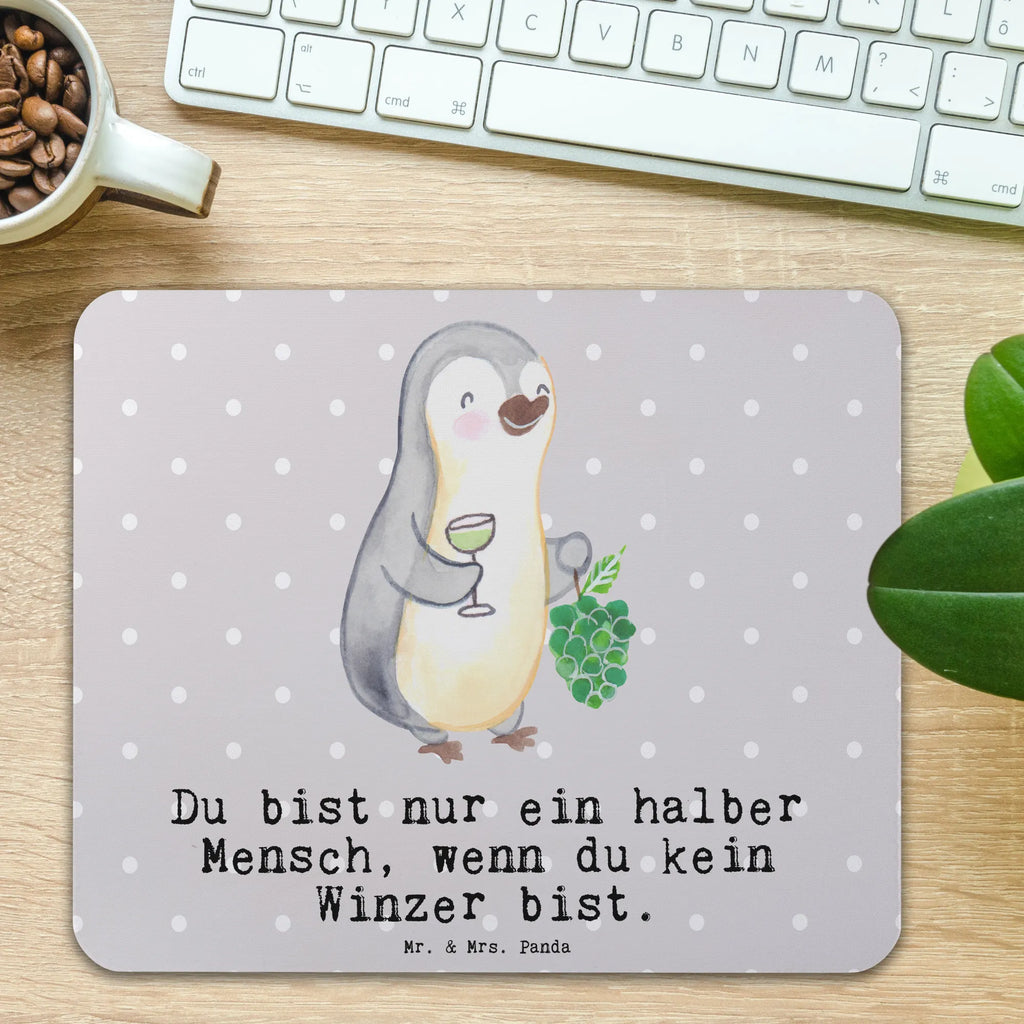 Mauspad Winzer mit Herz Mousepad, Computer zubehör, Büroausstattung, PC Zubehör, Arbeitszimmer, Mauspad, Einzigartiges Mauspad, Designer Mauspad, Mausunterlage, Mauspad Büro, Beruf, Ausbildung, Jubiläum, Abschied, Rente, Kollege, Kollegin, Geschenk, Schenken, Arbeitskollege, Mitarbeiter, Firma, Danke, Dankeschön