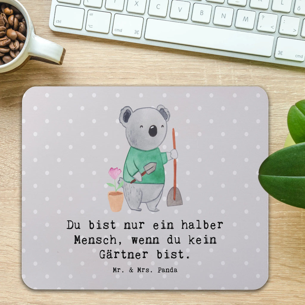 Mauspad Gärtner mit Herz Mousepad, Computer zubehör, Büroausstattung, PC Zubehör, Arbeitszimmer, Mauspad, Einzigartiges Mauspad, Designer Mauspad, Mausunterlage, Mauspad Büro, Beruf, Ausbildung, Jubiläum, Abschied, Rente, Kollege, Kollegin, Geschenk, Schenken, Arbeitskollege, Mitarbeiter, Firma, Danke, Dankeschön, Gärtner, Gartenplaner, Gärtnerei, Gartenbau, Hobbygärtner, Garten- und Landschaftsbauer