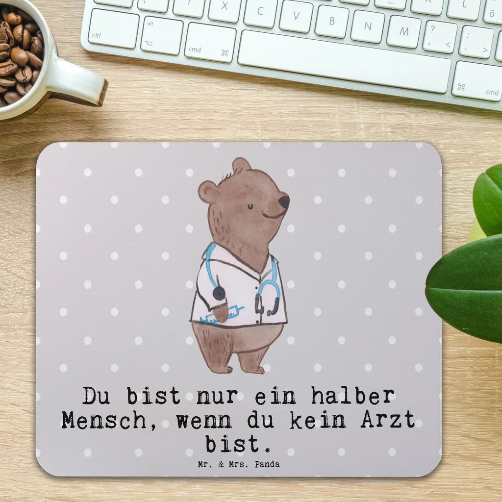 Mauspad Arzt Herz Mousepad, Computer zubehör, Büroausstattung, PC Zubehör, Arbeitszimmer, Mauspad, Einzigartiges Mauspad, Designer Mauspad, Mausunterlage, Mauspad Büro, Beruf, Ausbildung, Jubiläum, Abschied, Rente, Kollege, Kollegin, Geschenk, Schenken, Arbeitskollege, Mitarbeiter, Firma, Danke, Dankeschön, Arzt, Hausarzt, Mediziner, Doktor, Medizinstudium, Doktortitel, Arztpraxis