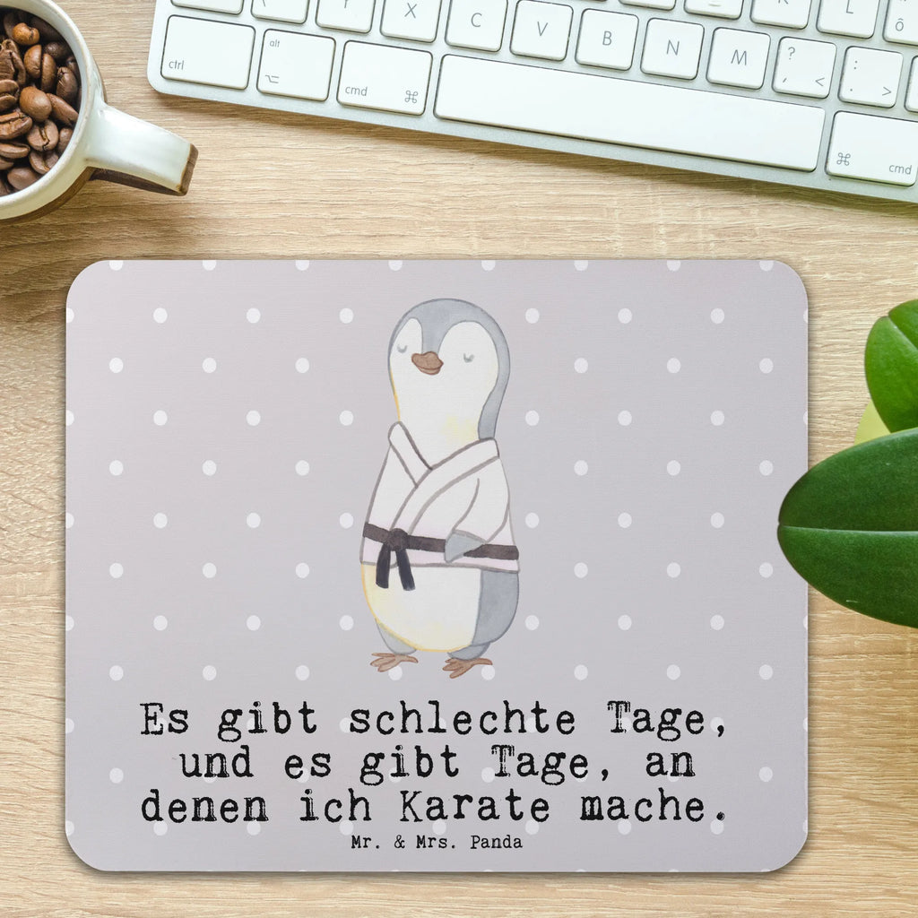 Mauspad Pinguin Karate Mousepad, Computer zubehör, Büroausstattung, PC Zubehör, Arbeitszimmer, Mauspad, Einzigartiges Mauspad, Designer Mauspad, Mausunterlage, Mauspad Büro, Geschenk, Sport, Sportart, Hobby, Schenken, Danke, Dankeschön, Auszeichnung, Gewinn, Sportler, Karate, Kampfsportart, Selbstverteidigung, Kampfkunst, Karate Verein